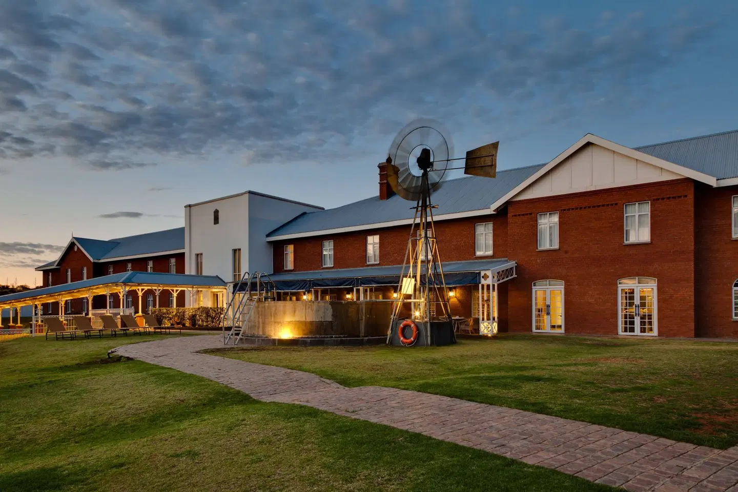 Protea Hotel by Marriott Kimberley EXTERIOR