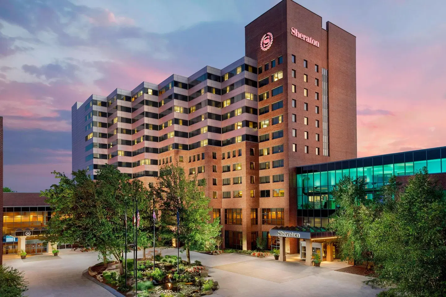 Sheraton Baltimore North Hotel EXTERIOR
