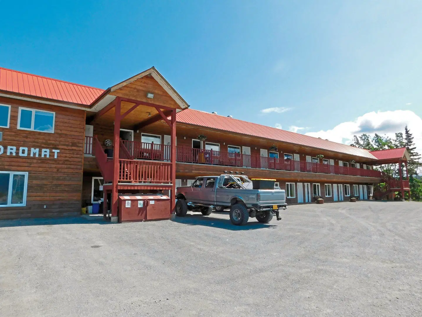 Alcan Motor Inn EXTERIOR