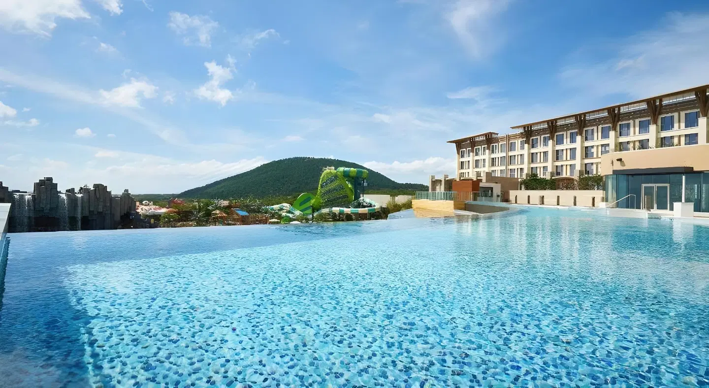 Shinhwa Jeju Shinhwa World Hotel & Resorts OUTDOOR_POOL