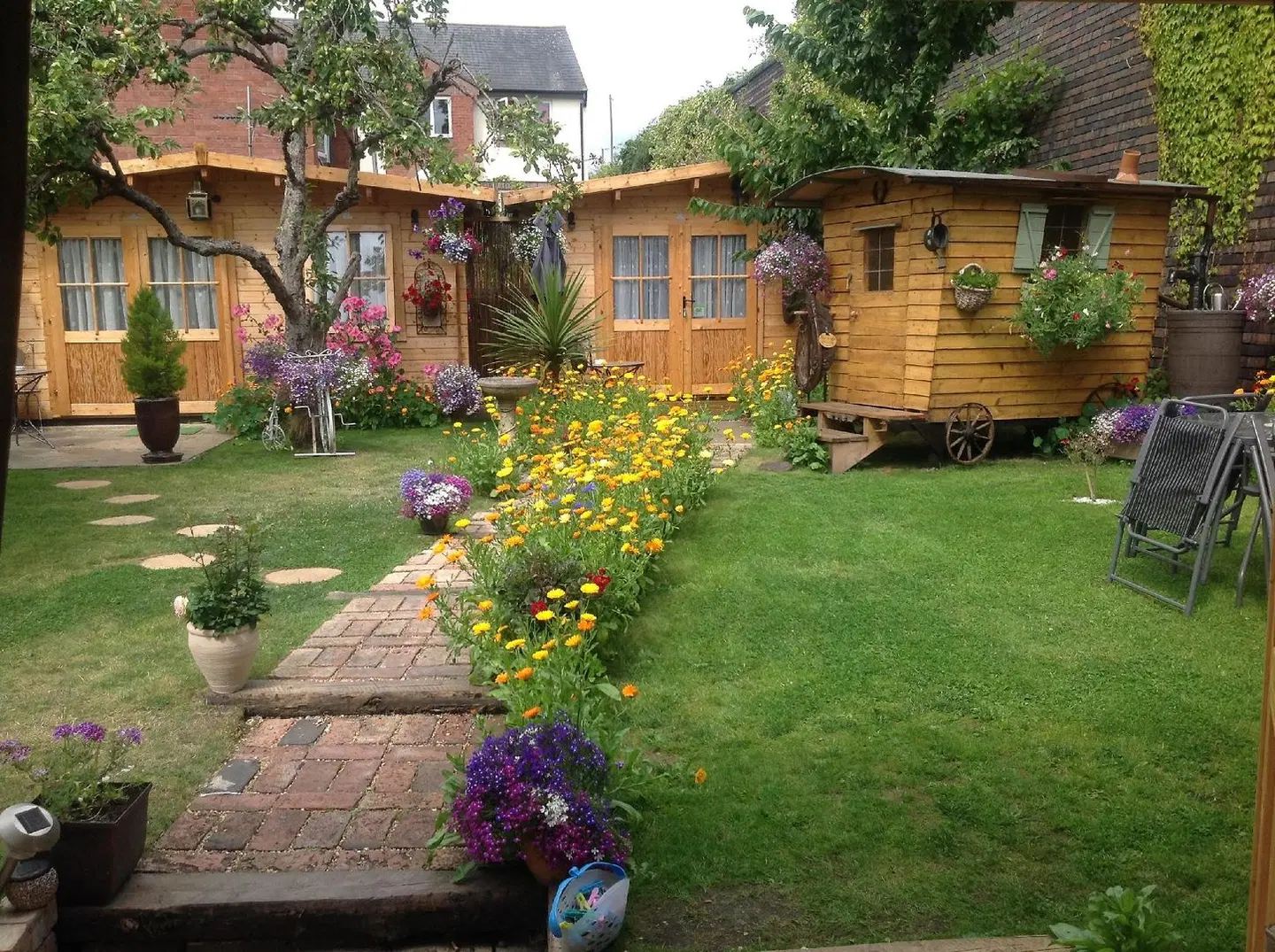 Alice Guest house EXTERIOR