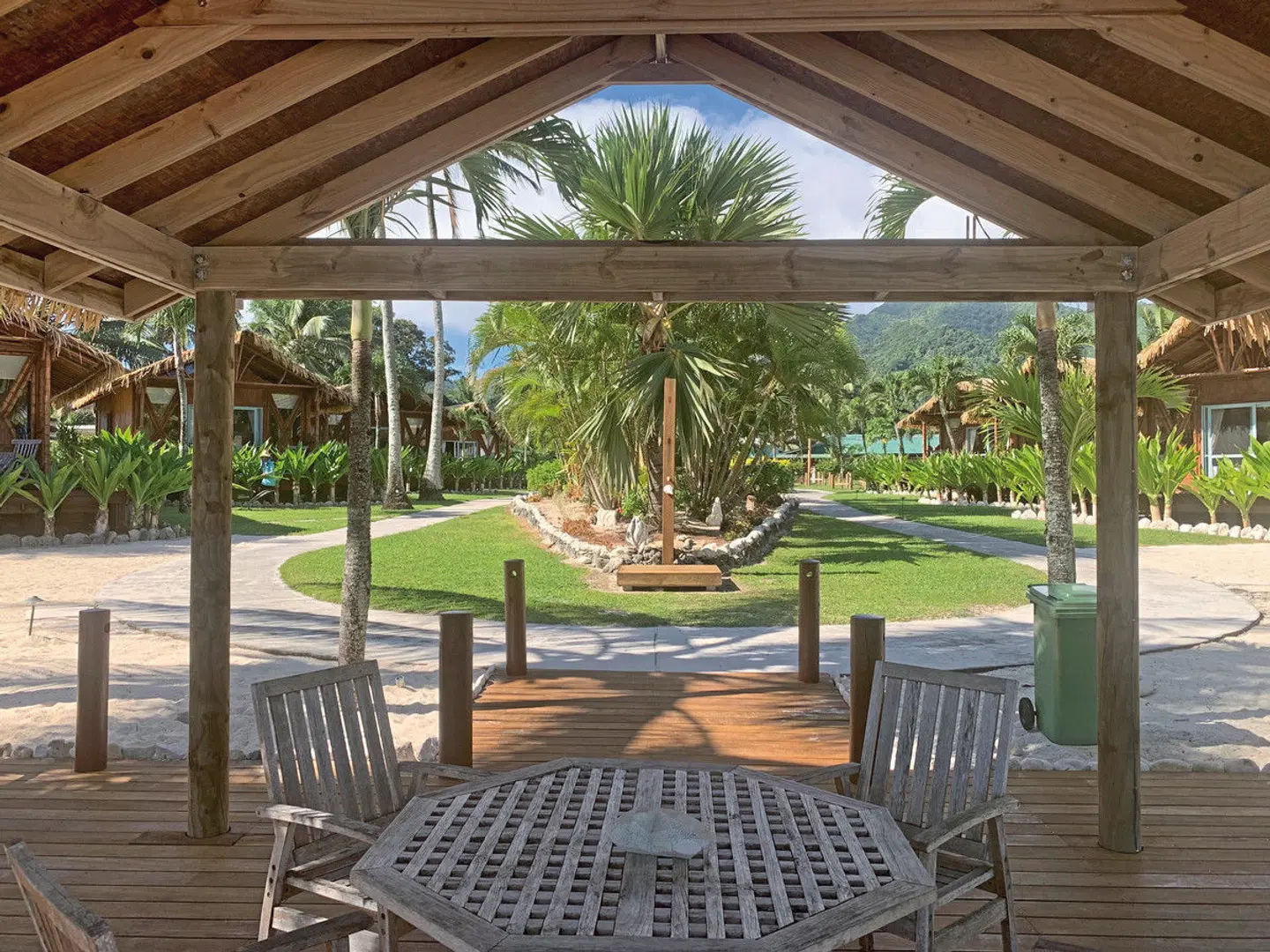 Magic Reef Beachfront Bungalows Terrasse