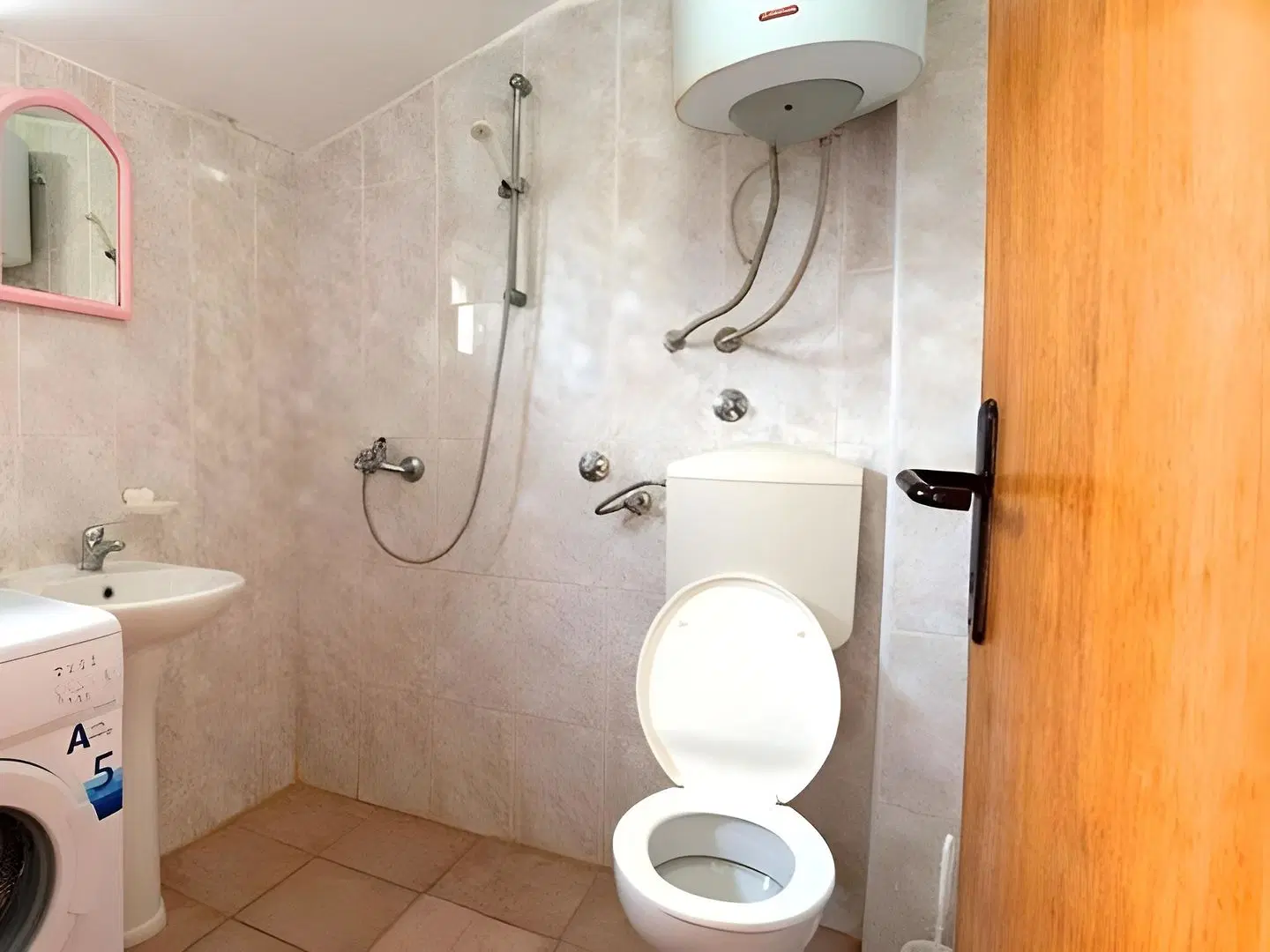 Maki Apartments Badezimmer