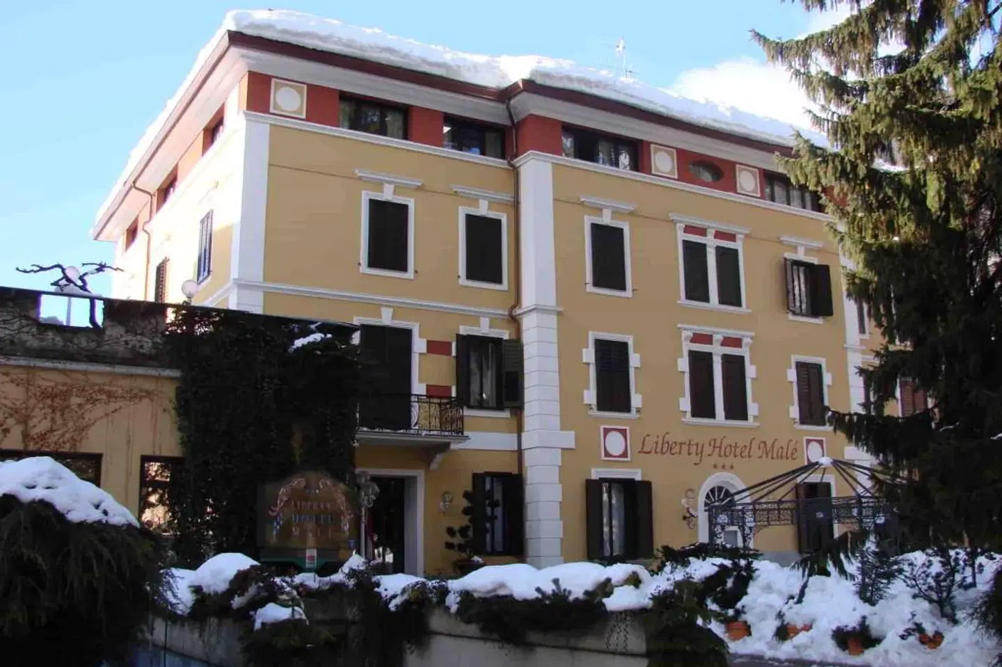 Liberty Hotel Malé EXTERIOR