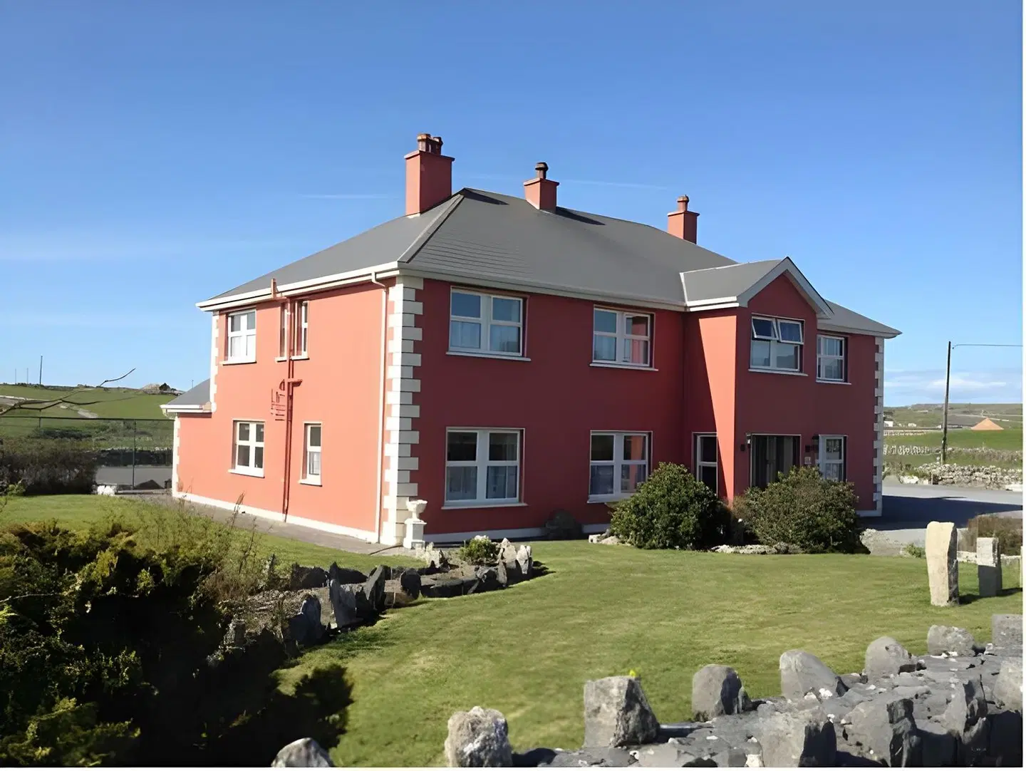 Moloney House EXTERIOR