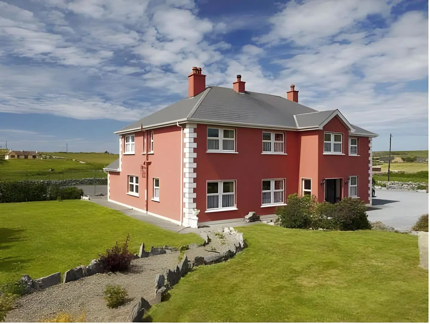 Moloney House EXTERIOR