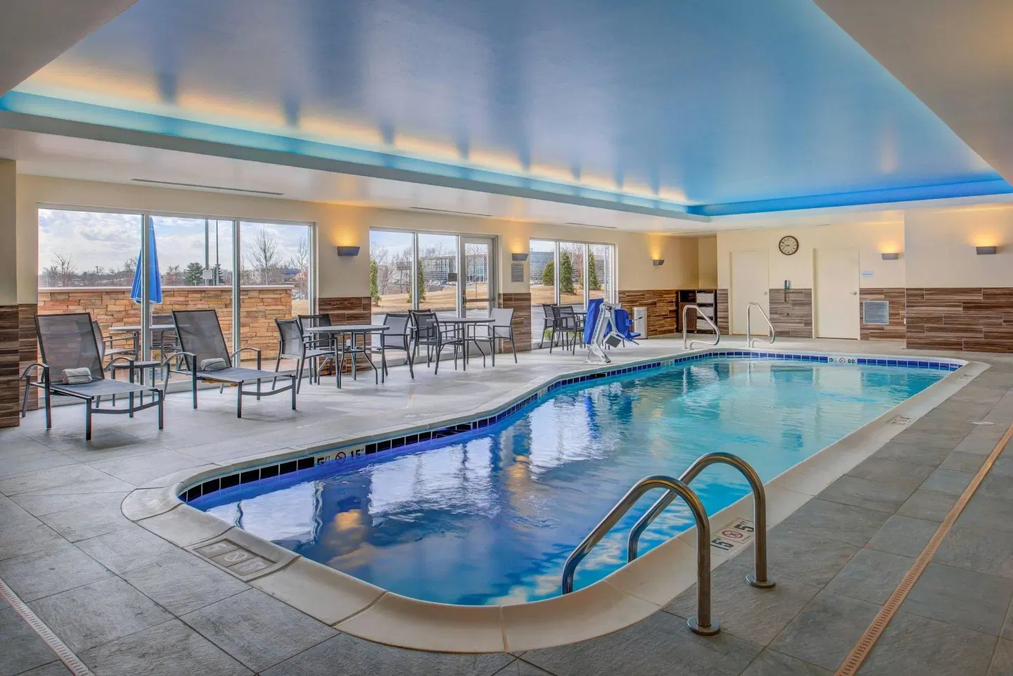 Fairfield by Marriott Inn & Suites St. Louis Westport Hallenbad