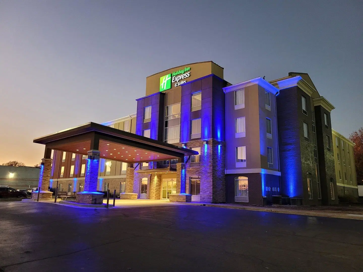 Holiday Inn Express & Suites Starkville by IHG EXTERIOR