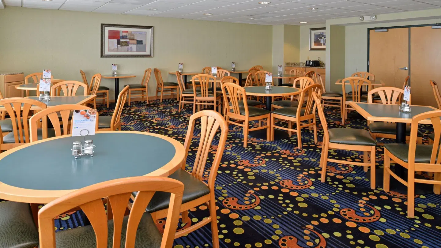 Holiday Inn Express & Suites Ocean City by IHG Bar