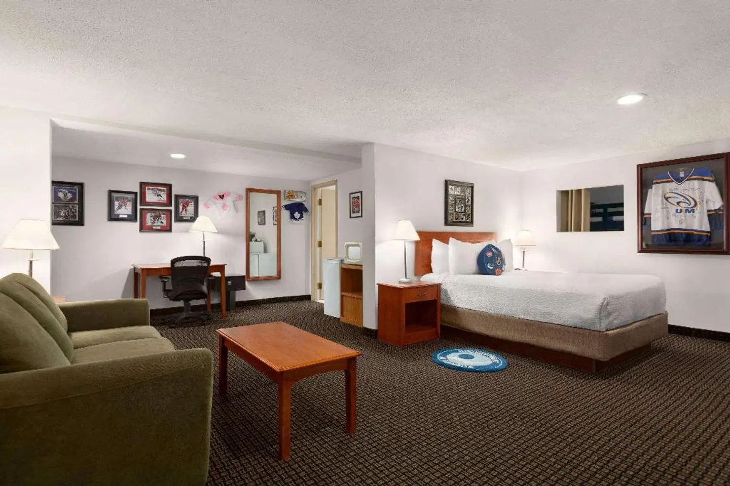 Days Inn & Suites by Wyndham Moncton ROOM_EXAMPLE