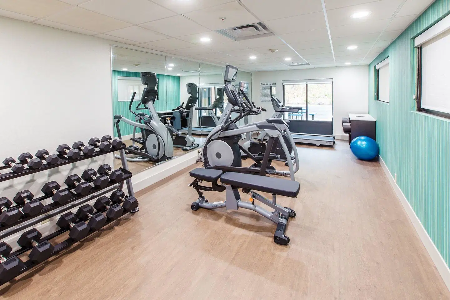 Holiday Inn Express & Suites Harriman by IHG SPORTS_AND_LEISURE