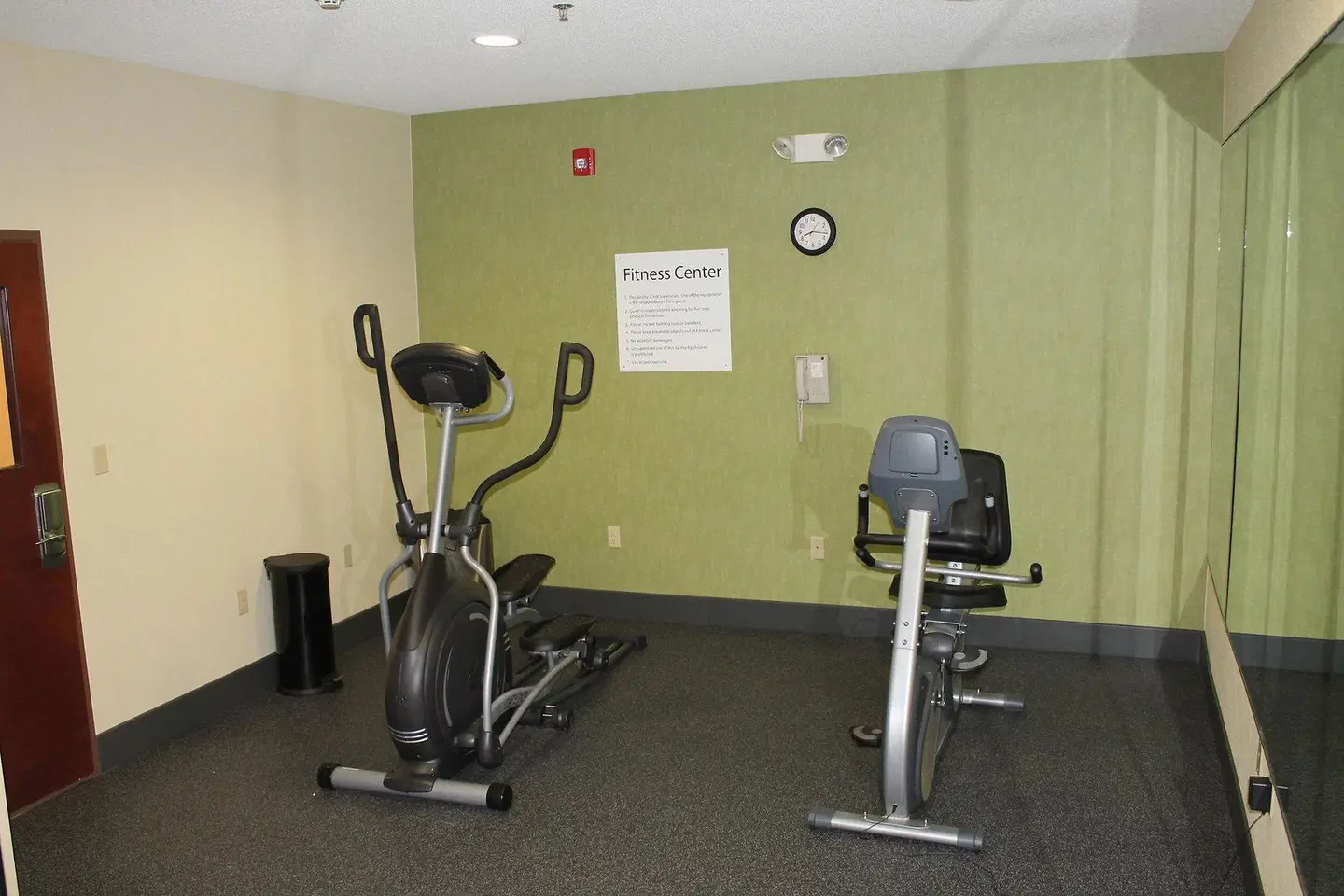 Holiday Inn Express & Suites Starkville by IHG SPORTS_AND_LEISURE