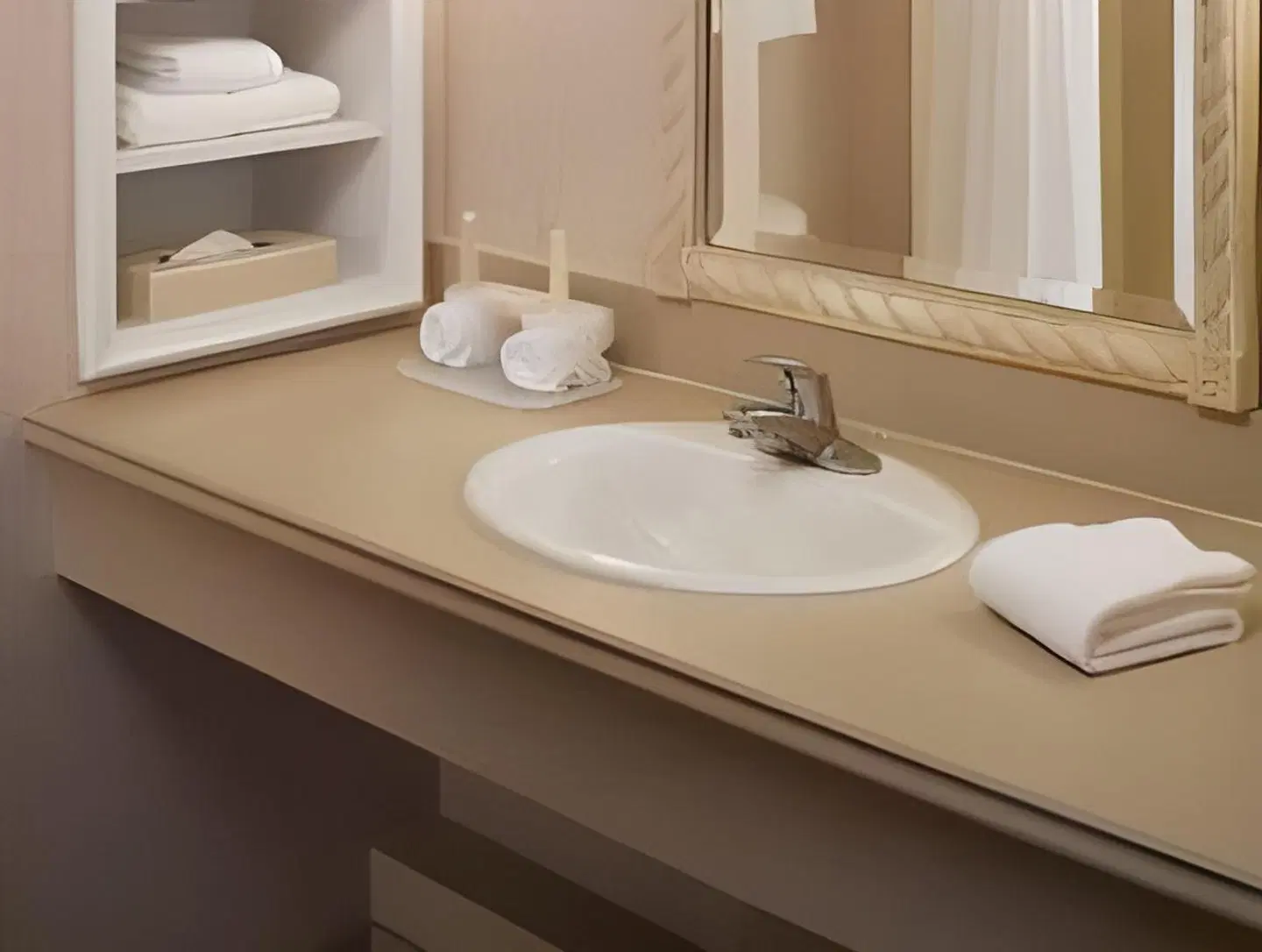 Holiday Inn Express & Suites Warwick-Providence (Airport) by IHG Badezimmer