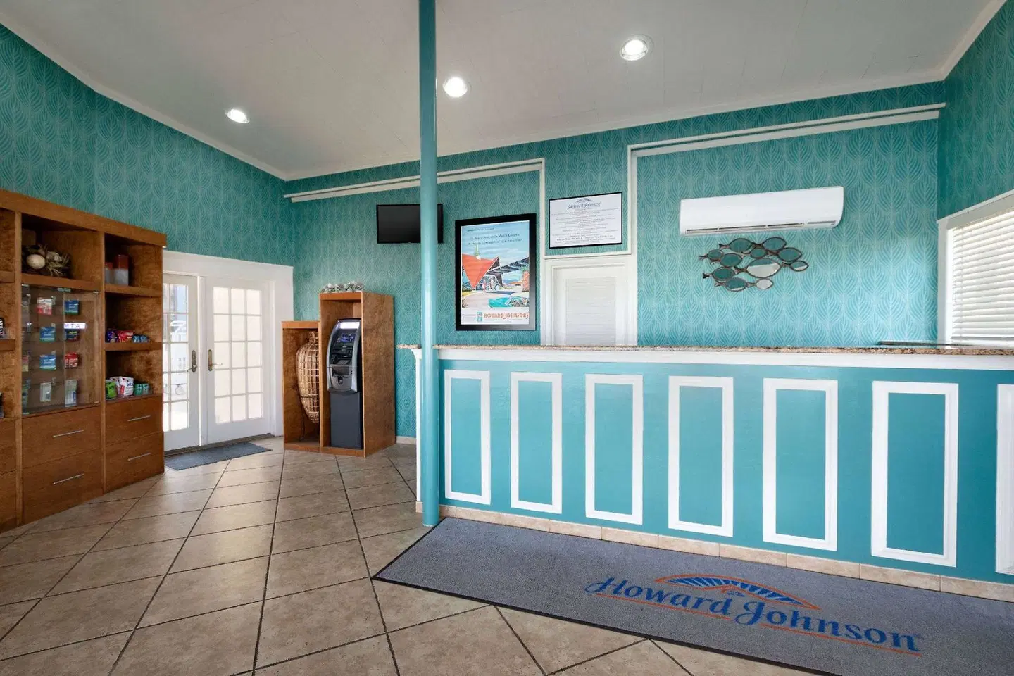 Howard Johnson by Wyndham Ocean City Oceanfront Hallenbad