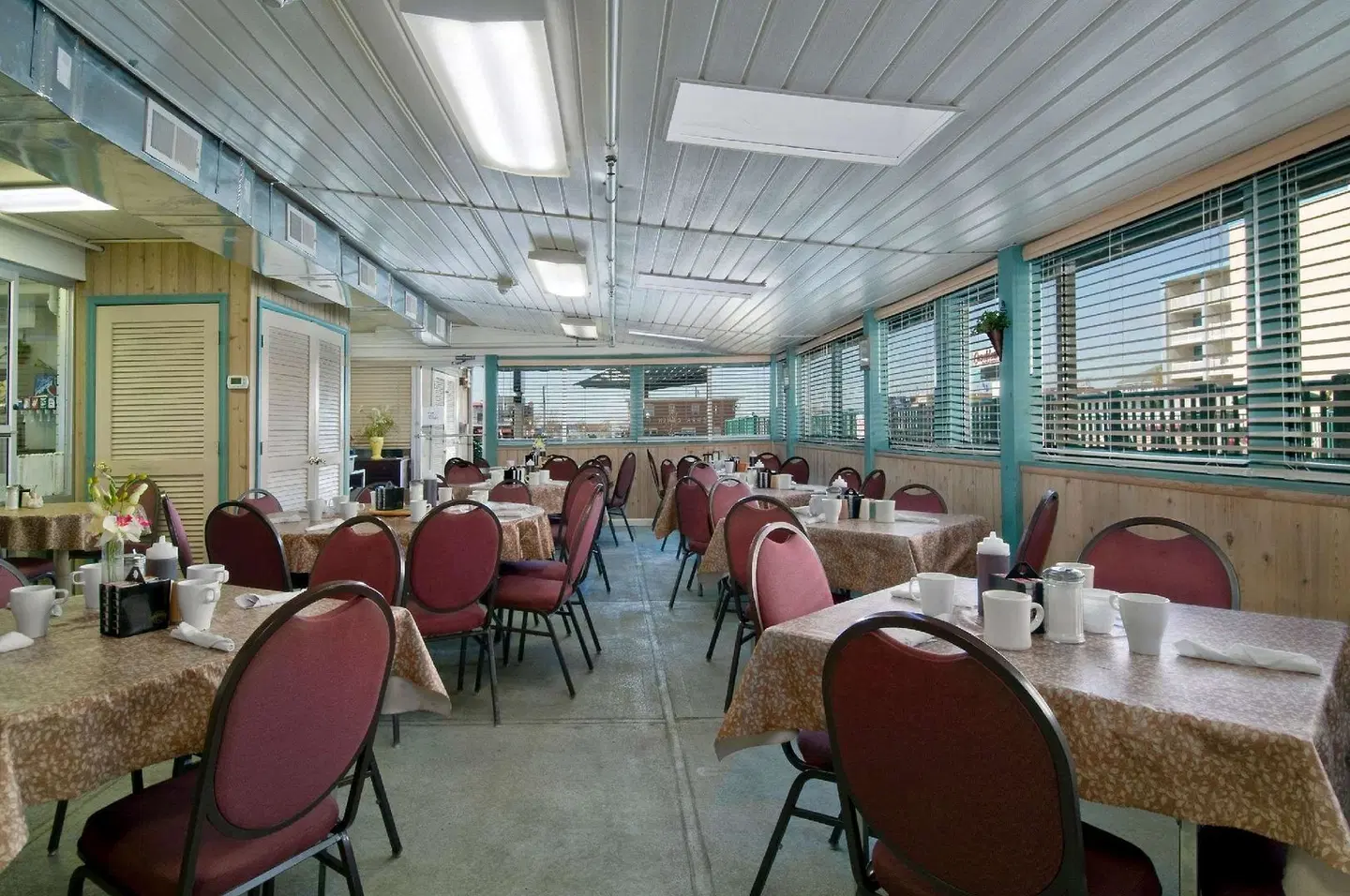 Howard Johnson by Wyndham Ocean City Oceanfront Restaurant
