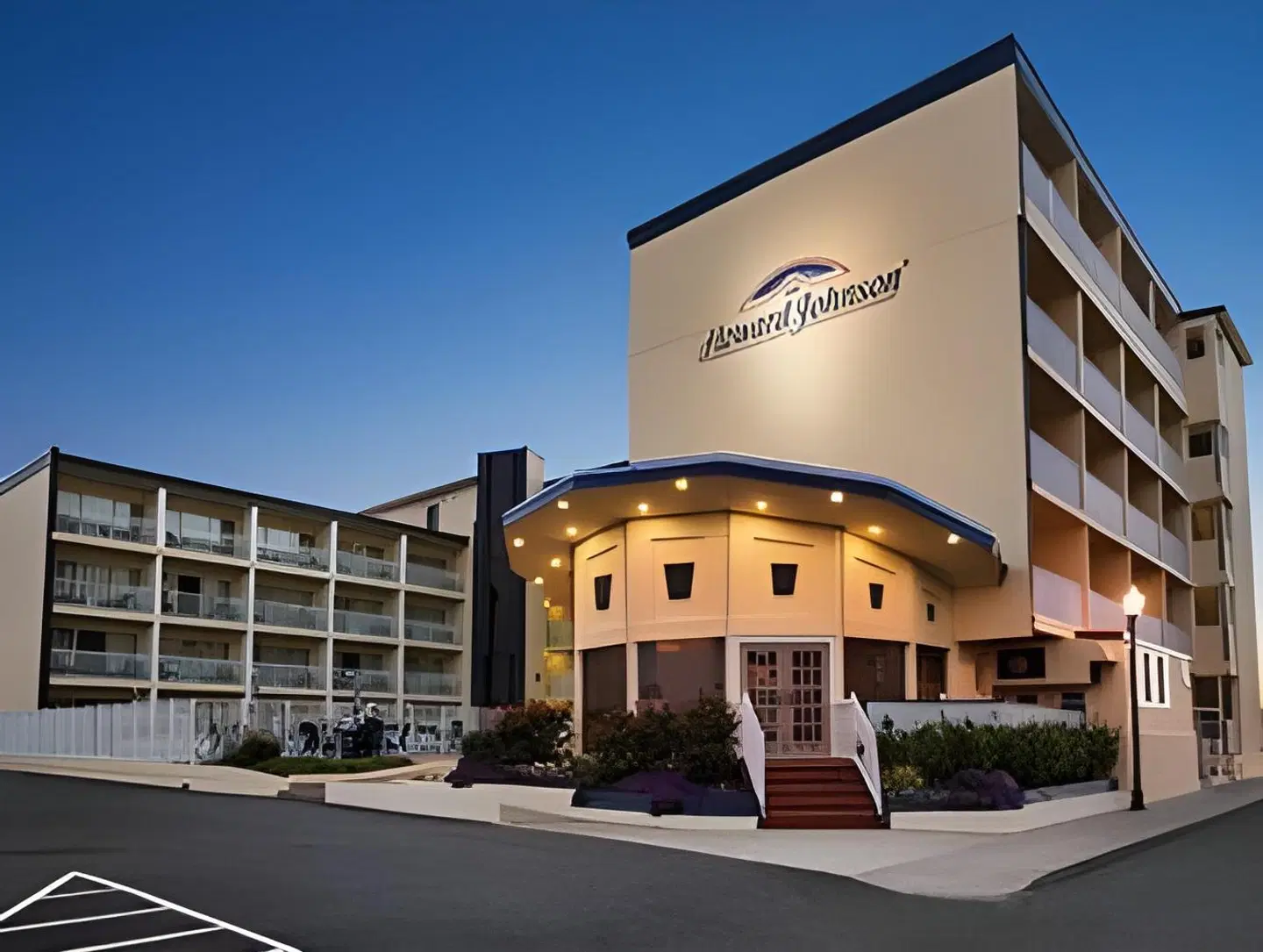 Howard Johnson by Wyndham Ocean City Oceanfront EXTERIOR