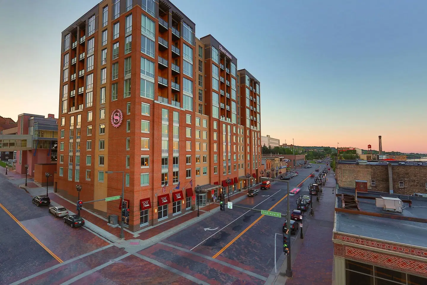 Sheraton Duluth Hotel EXTERIOR