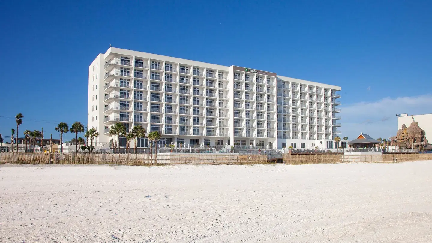 Holiday Inn Express & Suites Panama City Beach - Beachfront by IHG Strand
