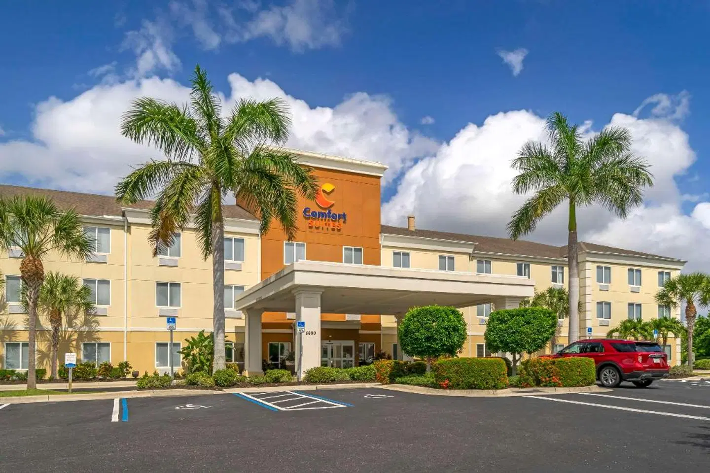 Comfort Suites - Sarasota / Little Sarasota Bay EXTERIOR