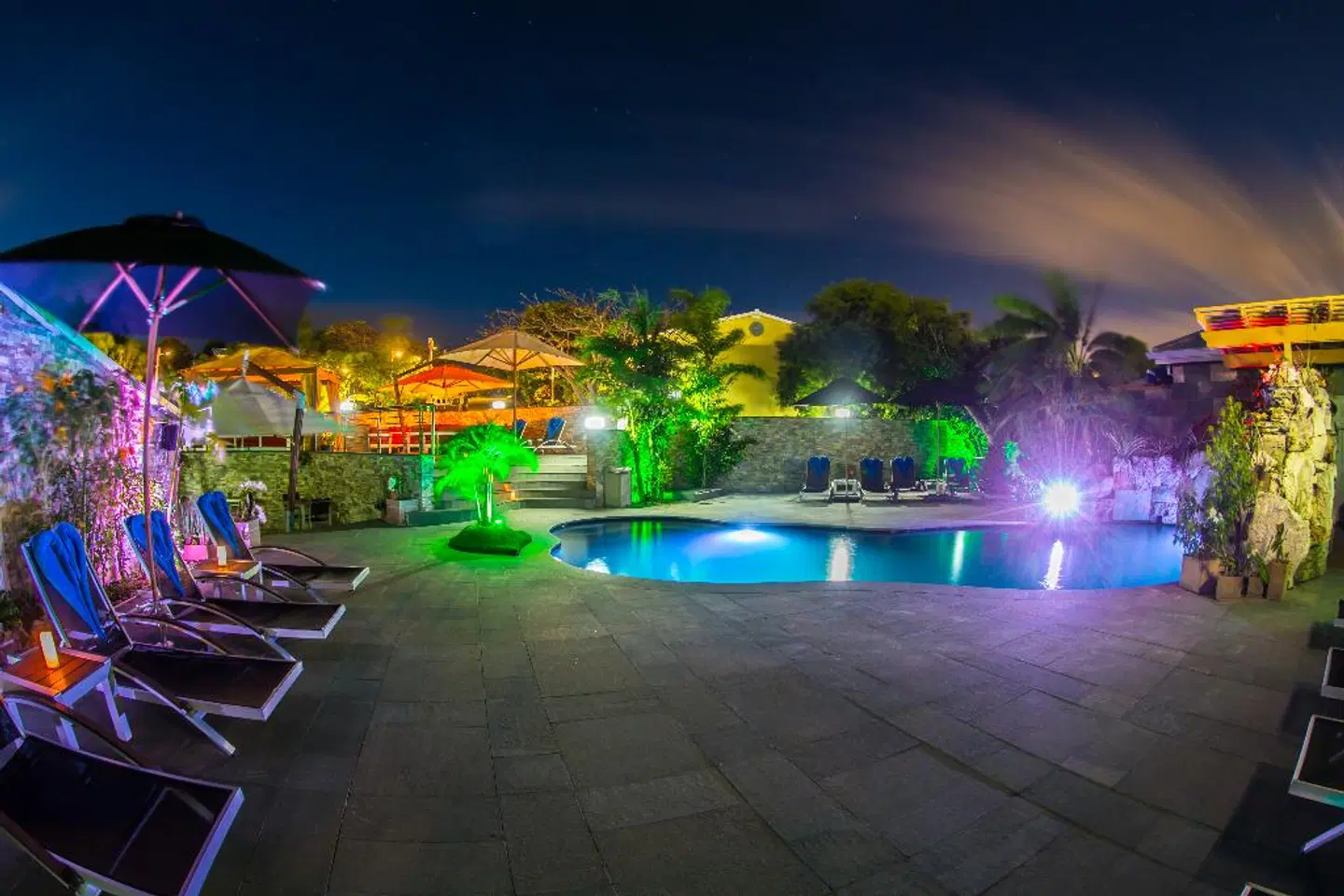 Kokomo Botanical Resort OUTDOOR_POOL