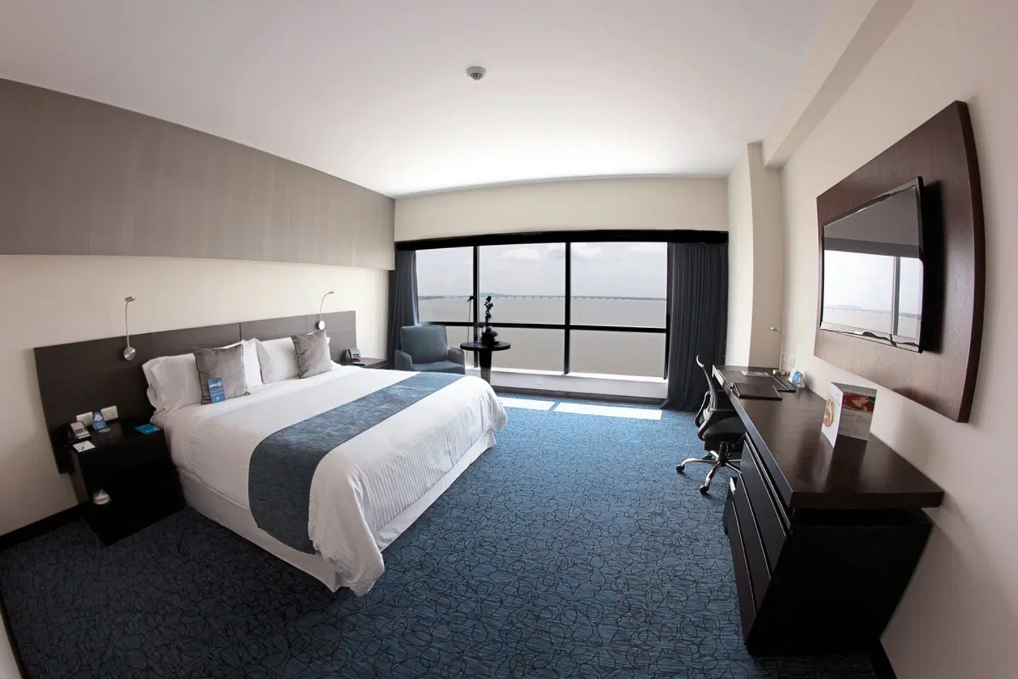 Wyndham Guayaquil Puerto Santa Ana ROOM_EXAMPLE