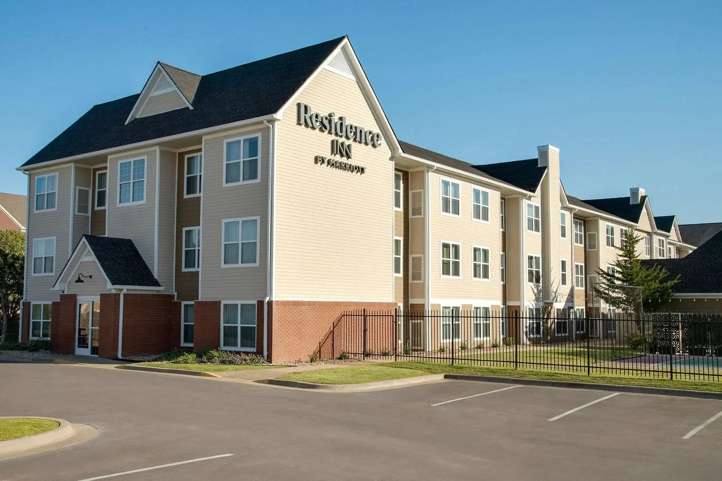 Residence Inn by Marriott Tulsa South EXTERIOR