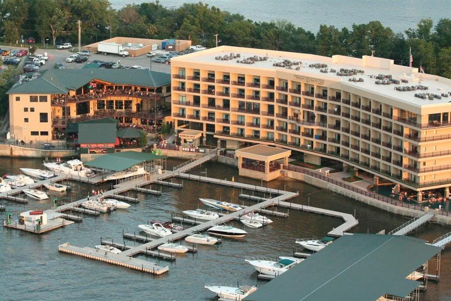 Camden on the Lake Resort EXTERIOR