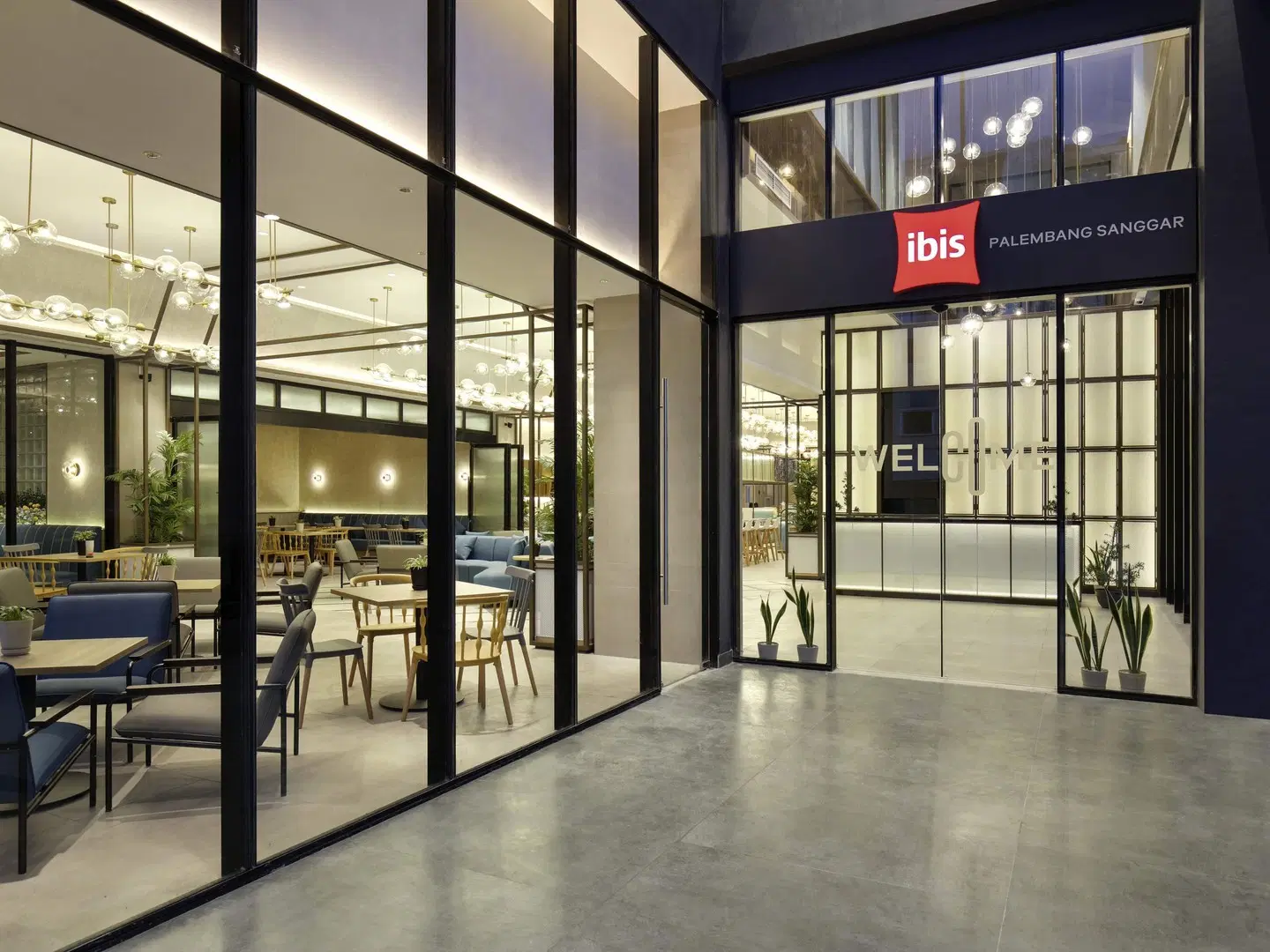 ibis Palembang Sanggar Hallenbad