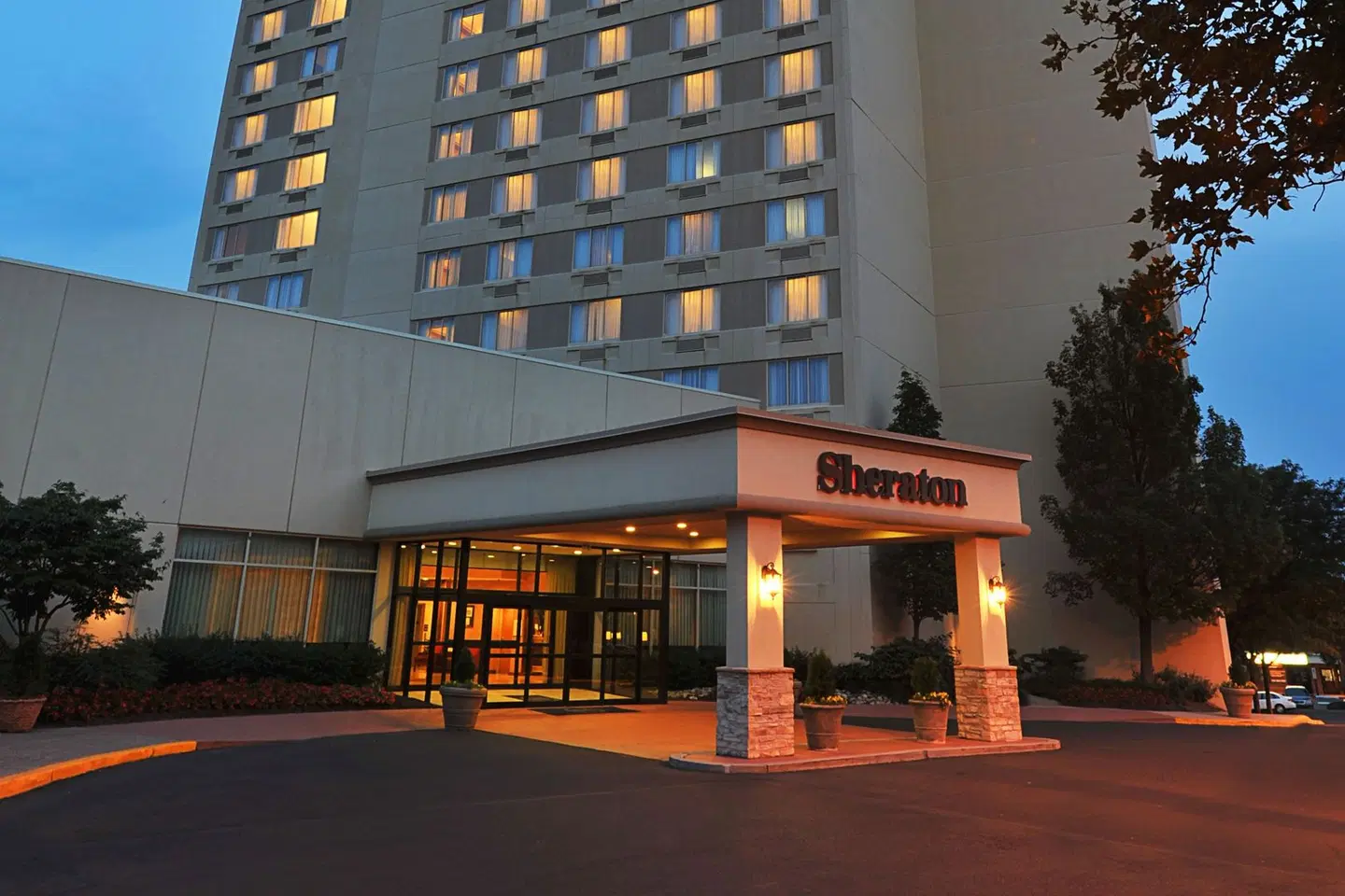 Sheraton Bucks County Hotel EXTERIOR