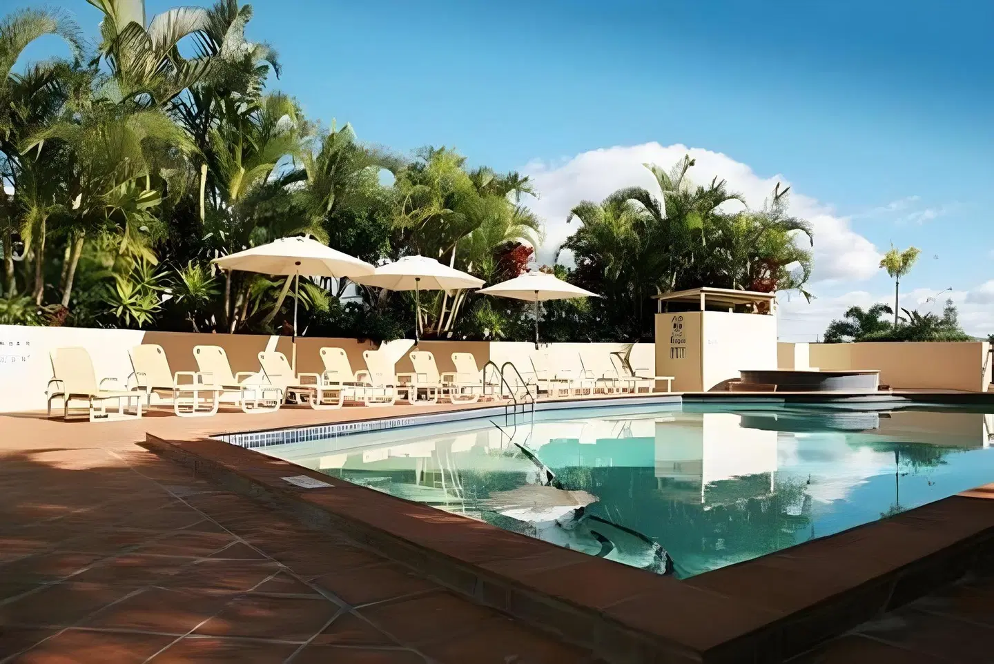 Palazzo Colonnades OUTDOOR_POOL