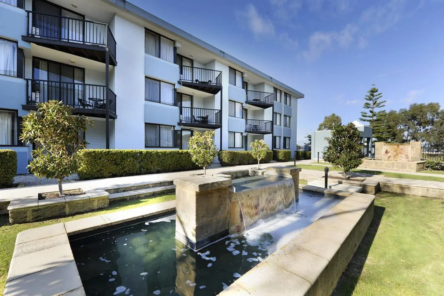 Assured Waterside Apartments EXTERIOR
