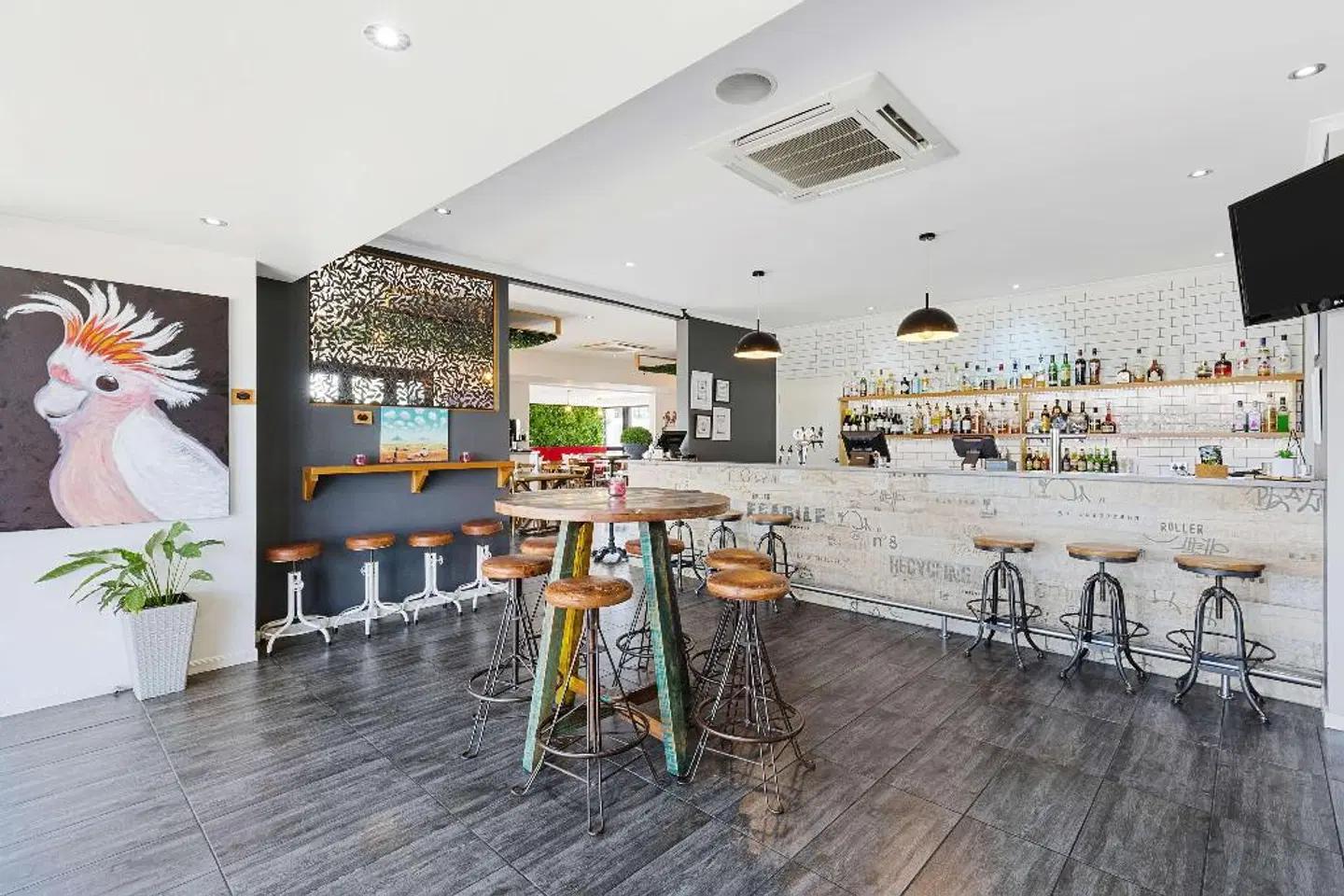 The Stirling Rockhampton Bar