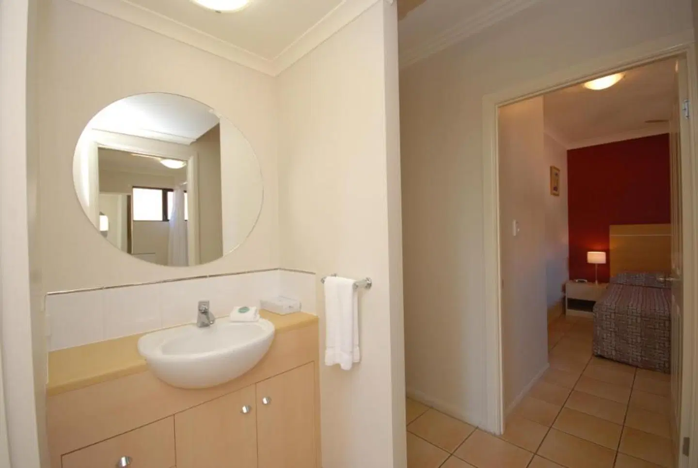 City Plaza Apartments Badezimmer