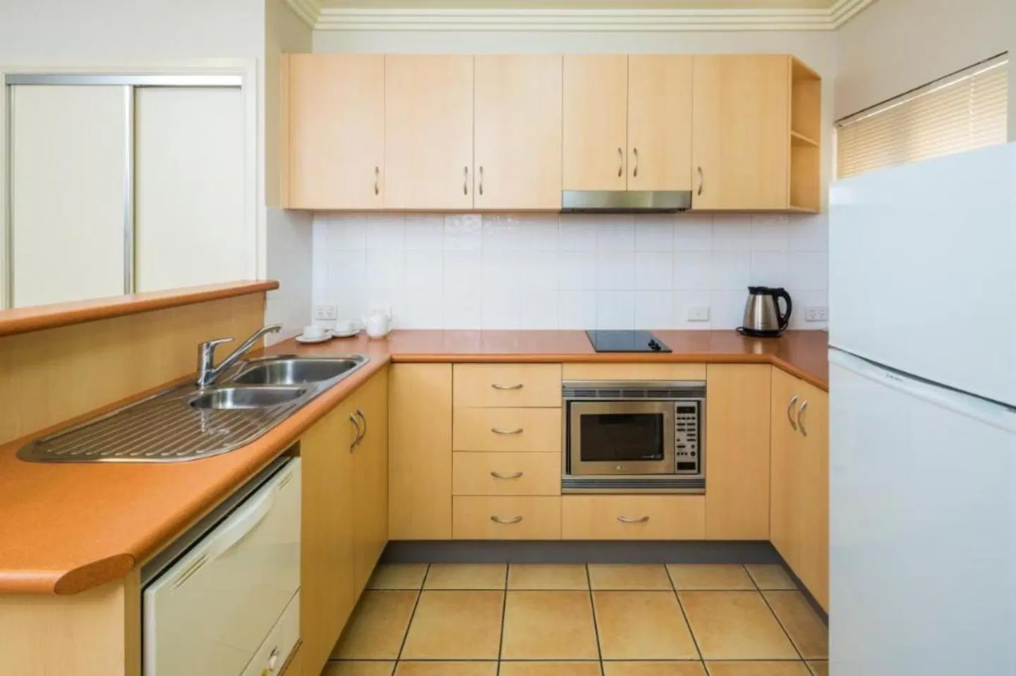 City Plaza Apartments ROOM_EXAMPLE