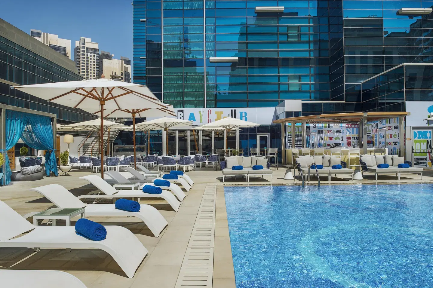 DoubleTree by Hilton Dubai - Business Bay OUTDOOR_POOL