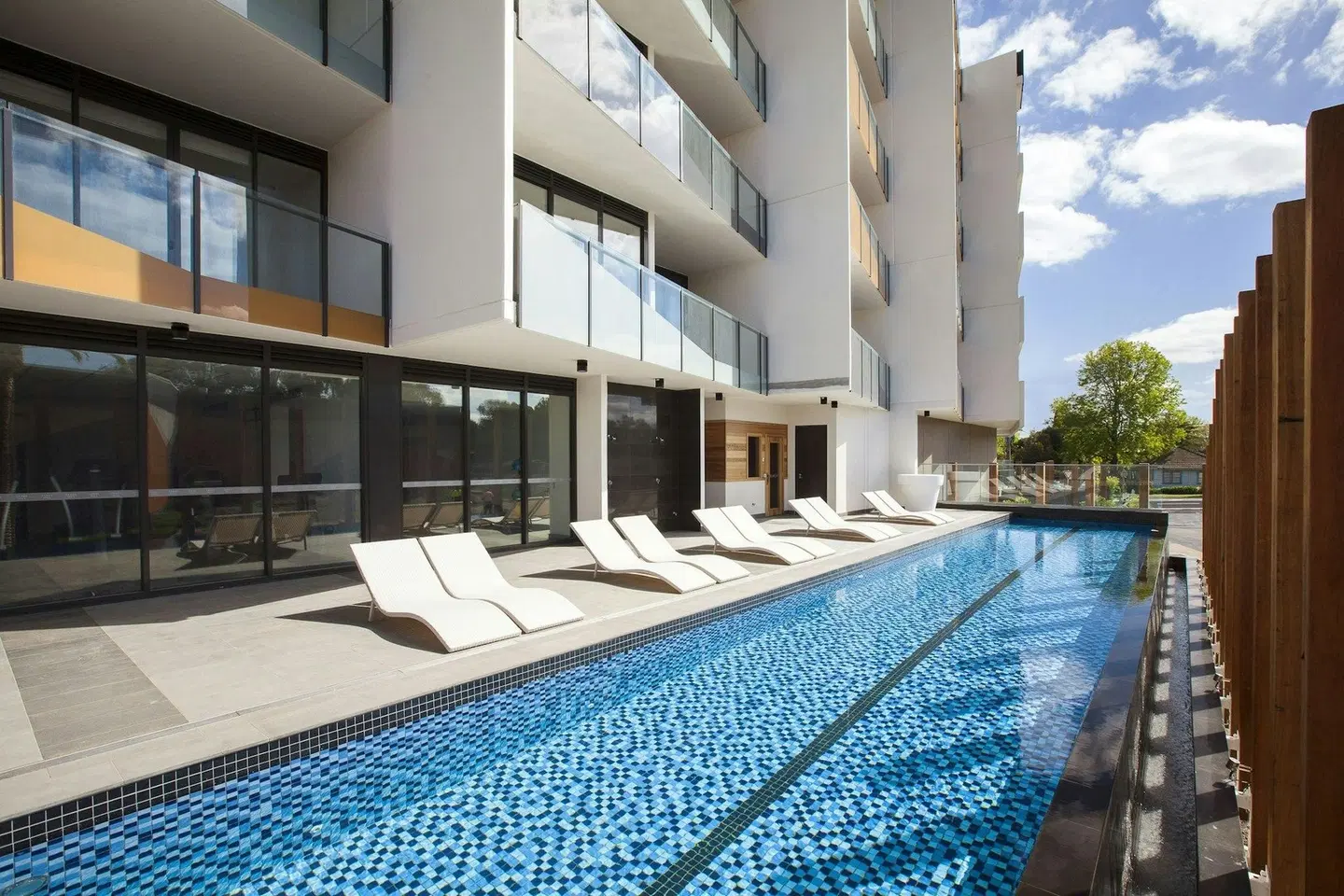 Caroline Serviced Apartments Sandringham OUTDOOR_POOL
