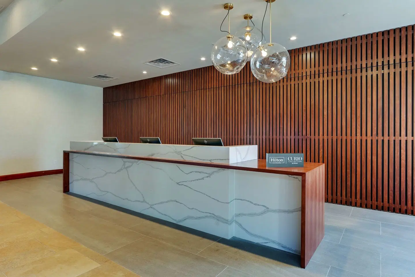 The Chattanoogan Hotel, Curio Collection by Hilton LOUNGE_LOBBY