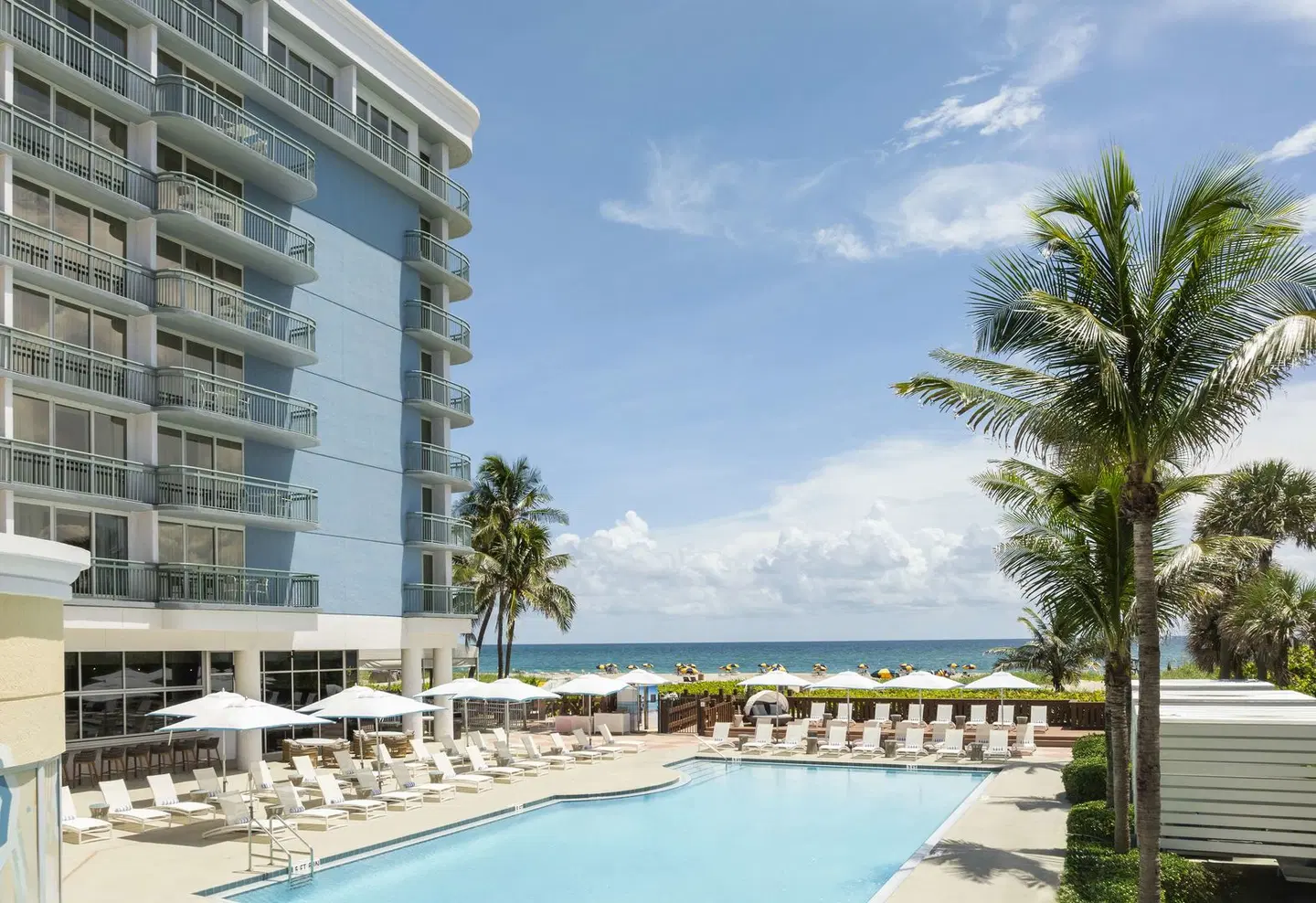 The Singer Oceanfront Resort, Curio Collection by Hilton OUTDOOR_POOL