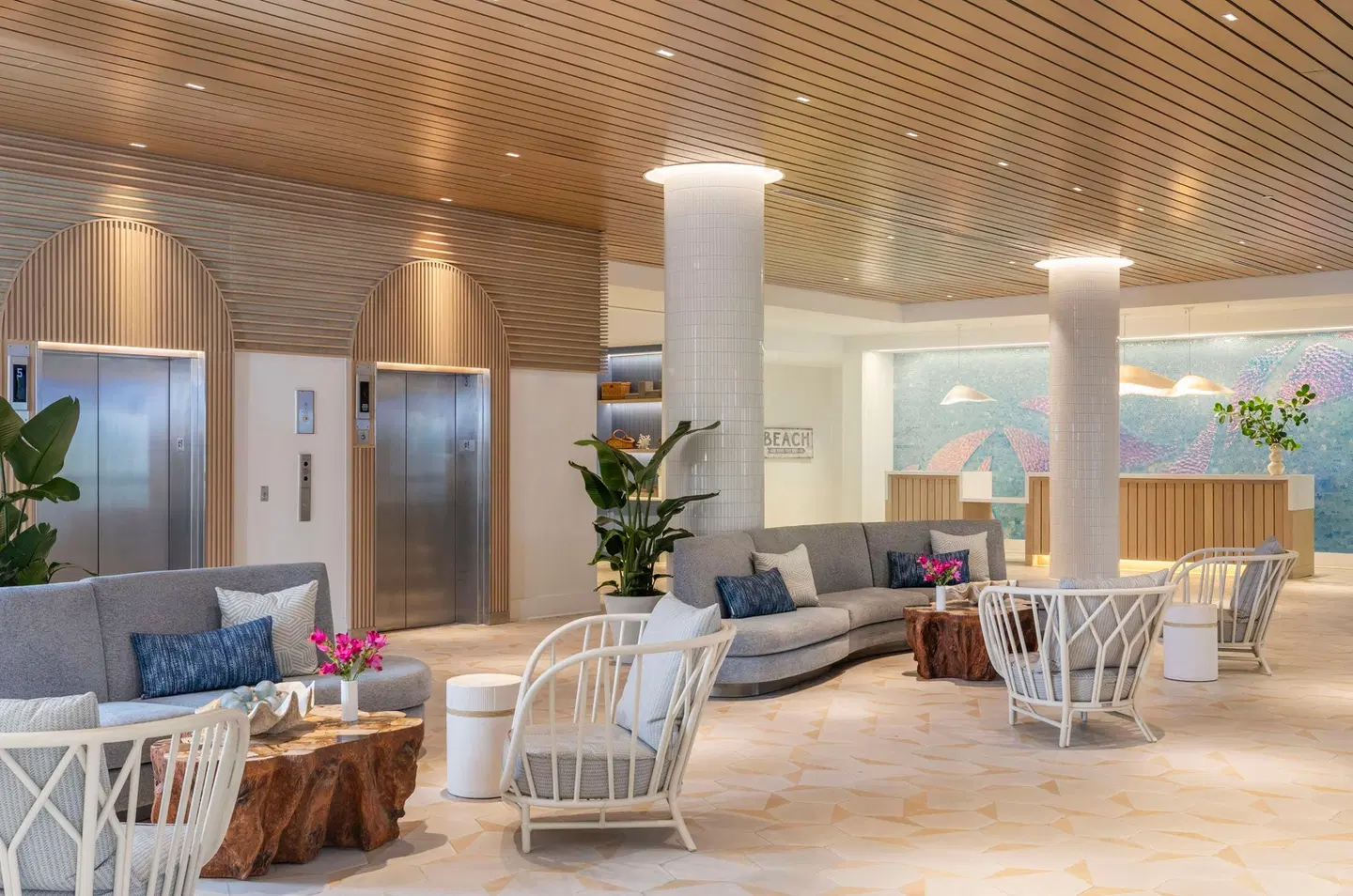 The Singer Oceanfront Resort, Curio Collection by Hilton LOUNGE_LOBBY