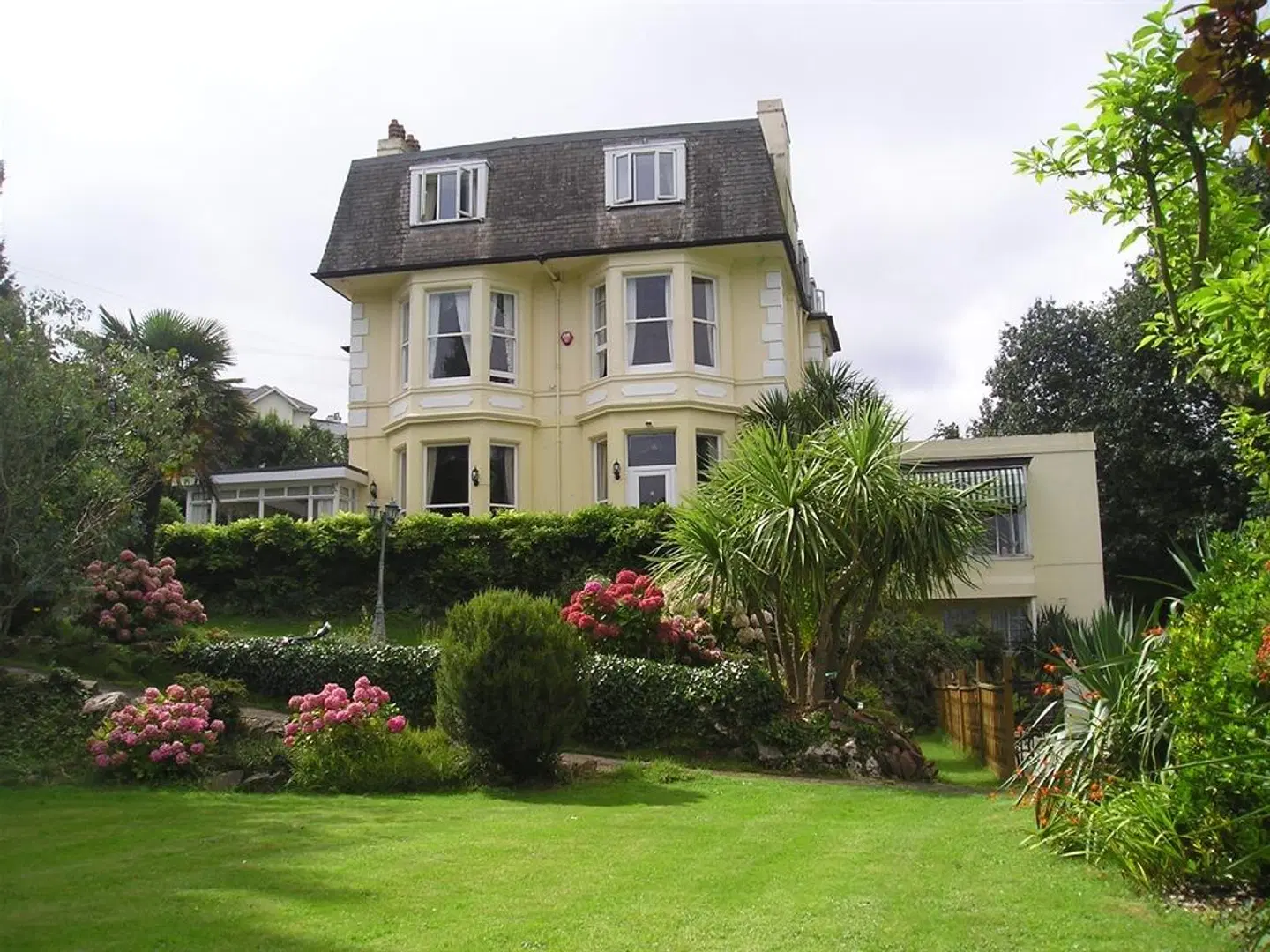 Elmington EXTERIOR