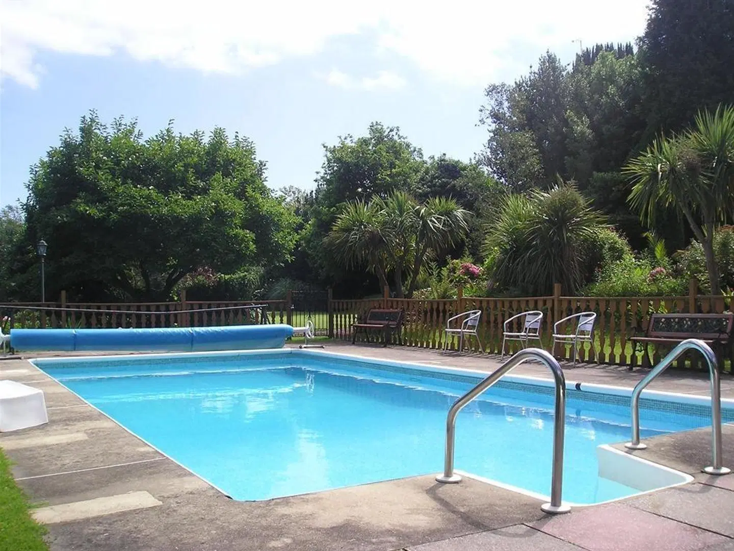 Elmington OUTDOOR_POOL