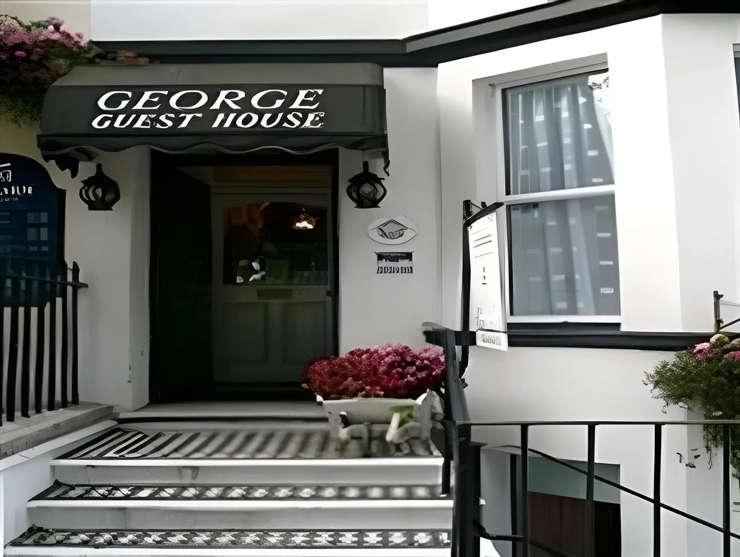 The George Guest House EXTERIOR