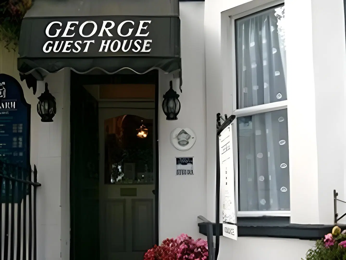 The George Guest House EXTERIOR