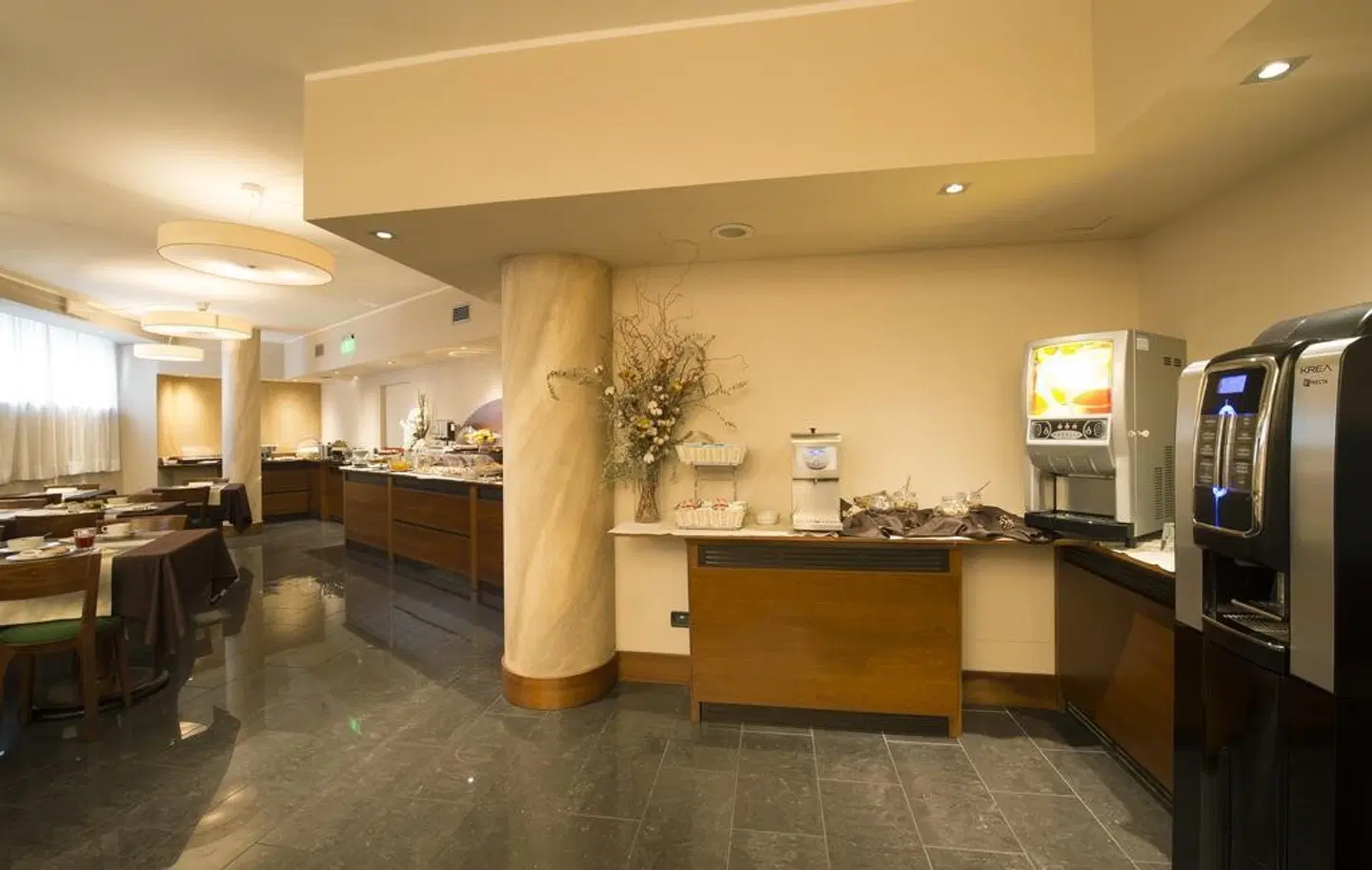 SMARTHOTEL Re LOUNGE_LOBBY