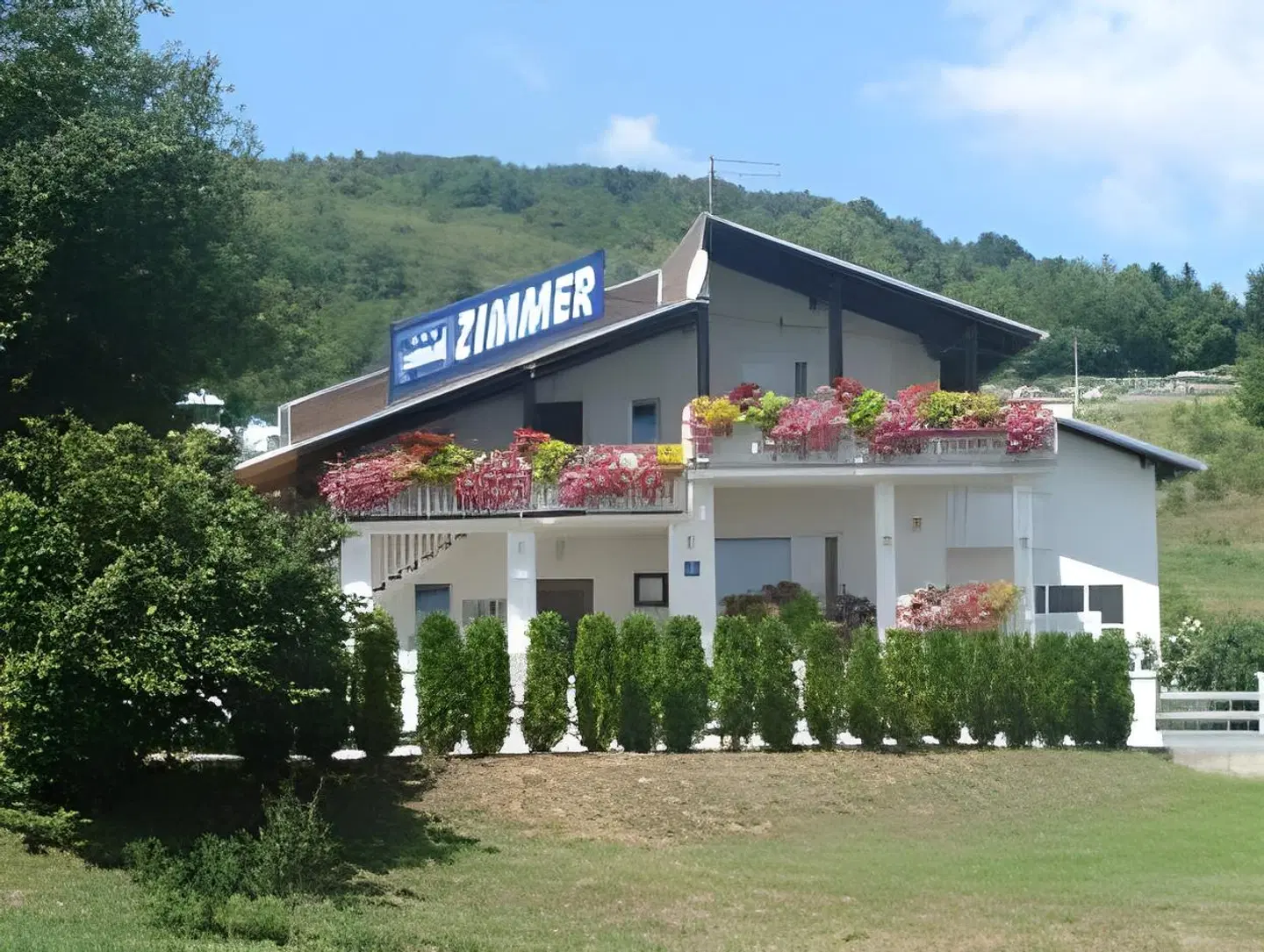 House Zupan EXTERIOR