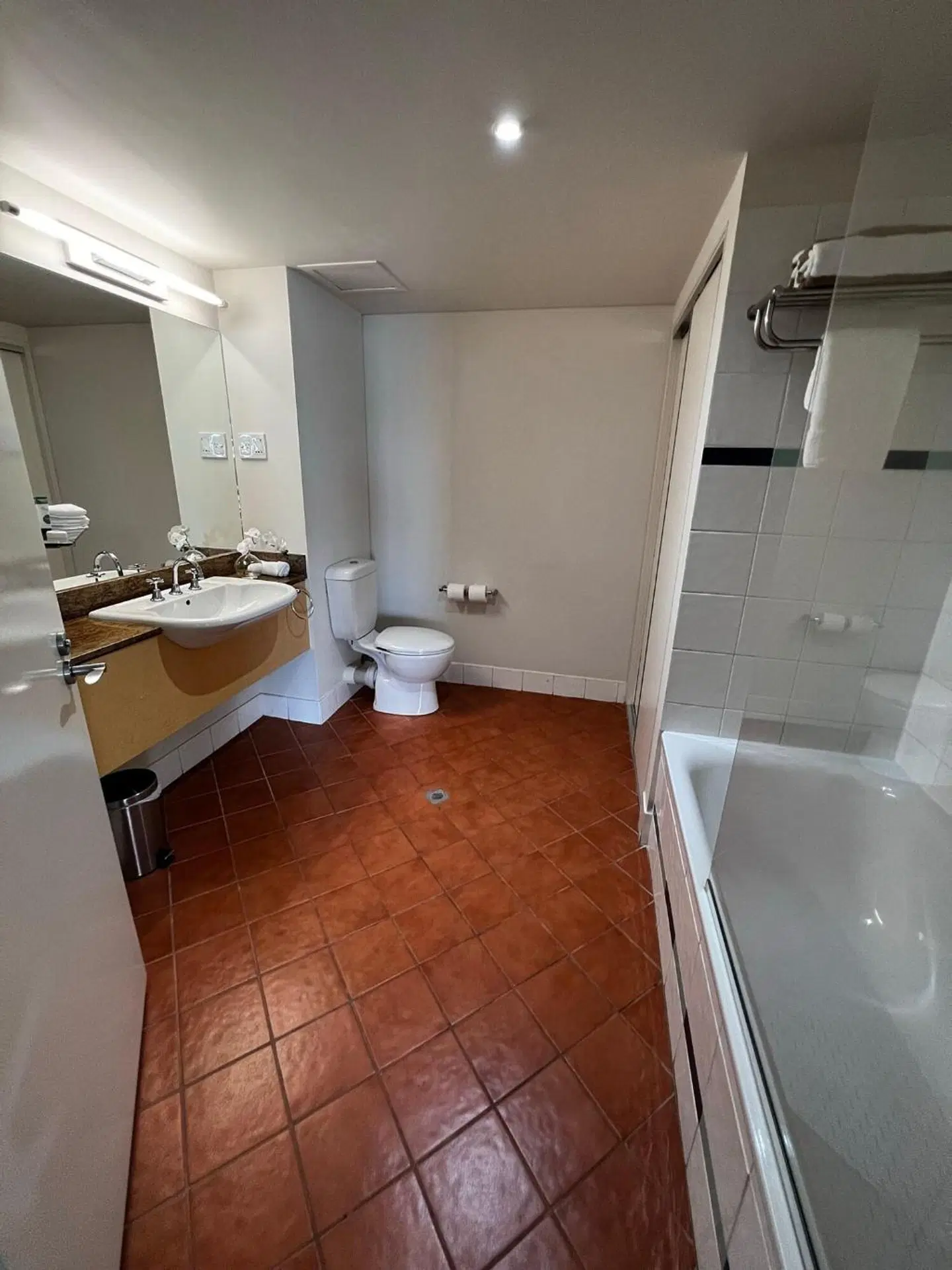 Darwin Esplanade Central Badezimmer