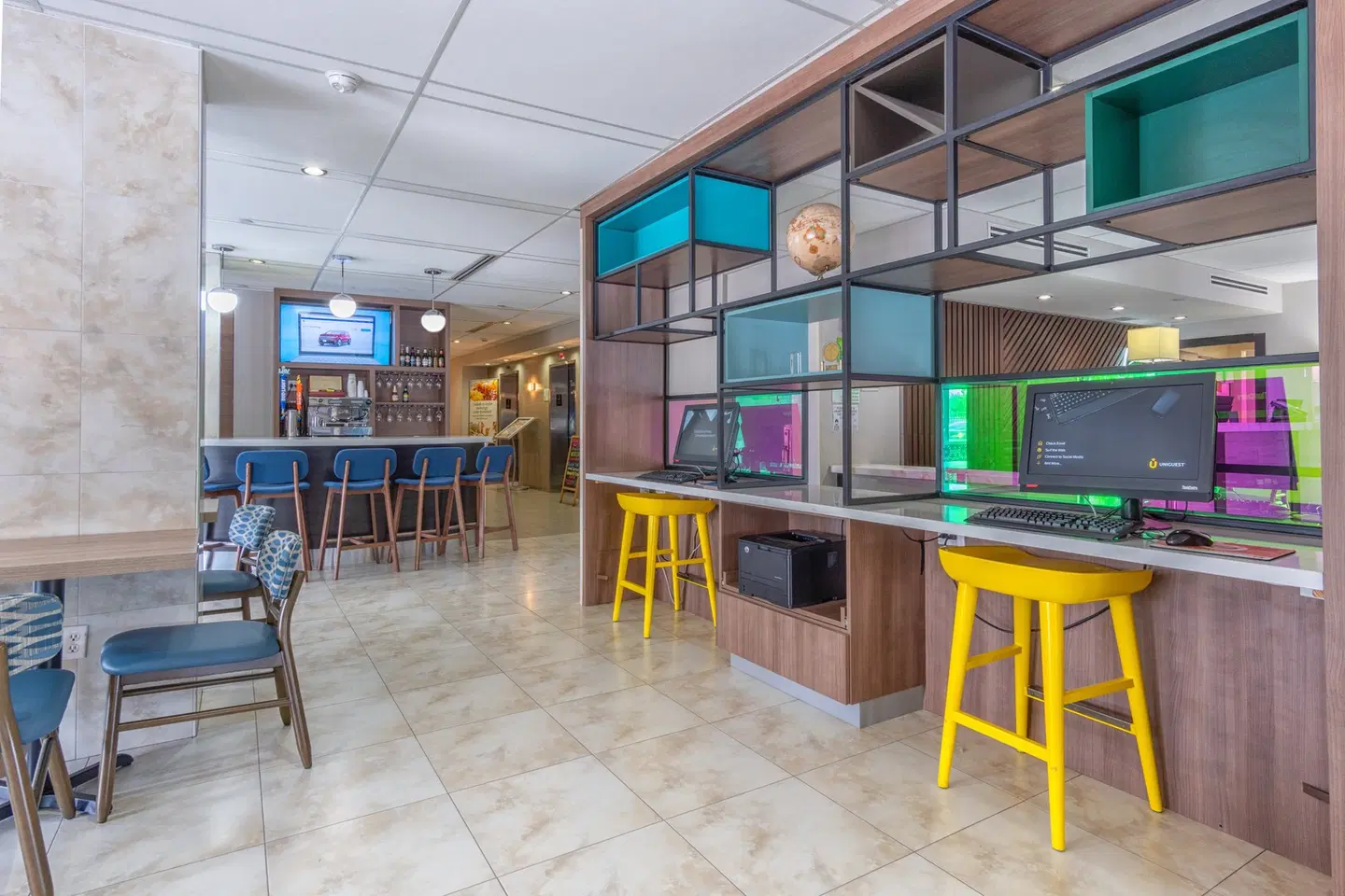 Holiday Inn Miami International Airport by IHG Bar
