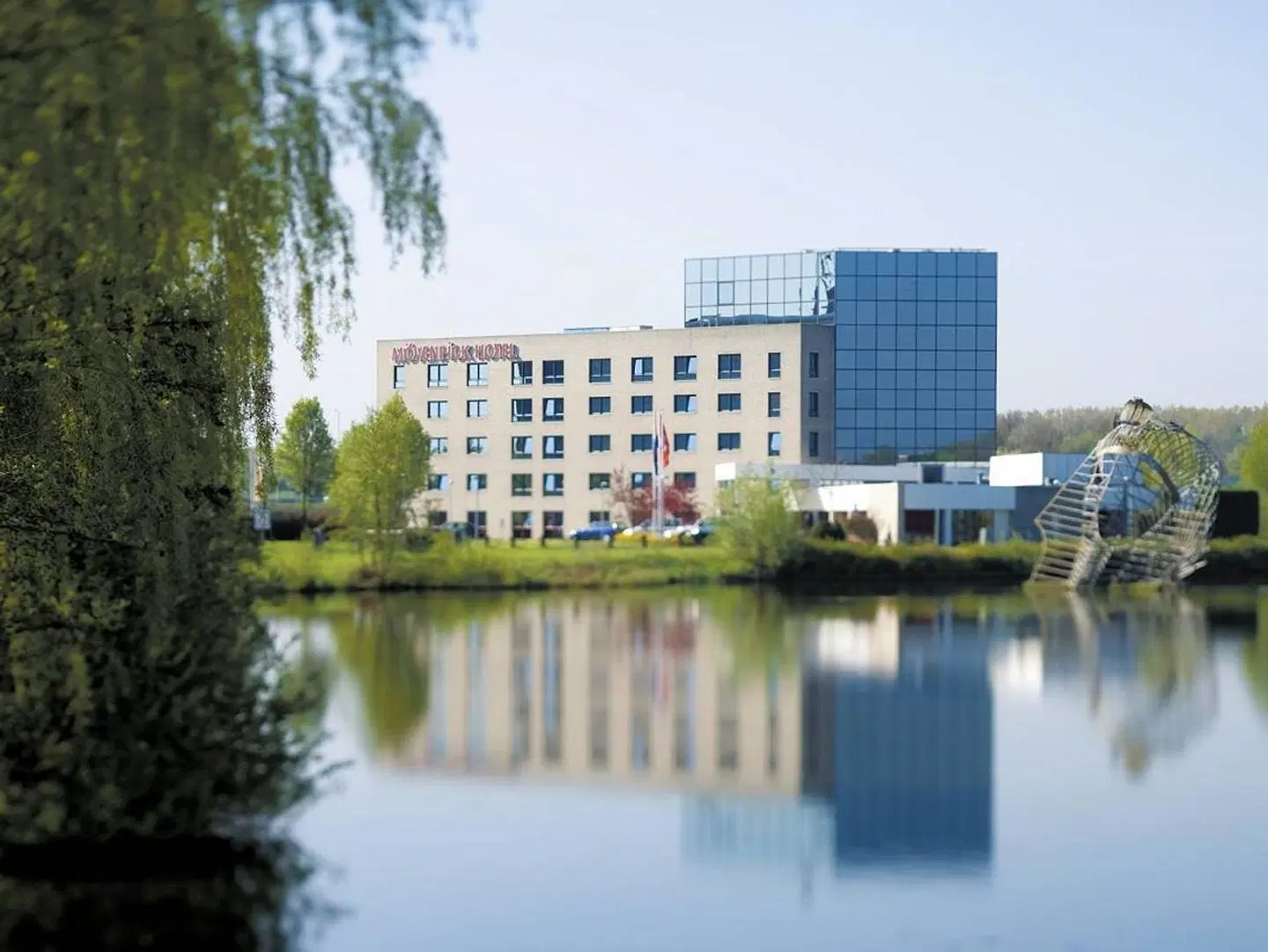 Mövenpick Hotel 's-Hertogenbosch EXTERIOR