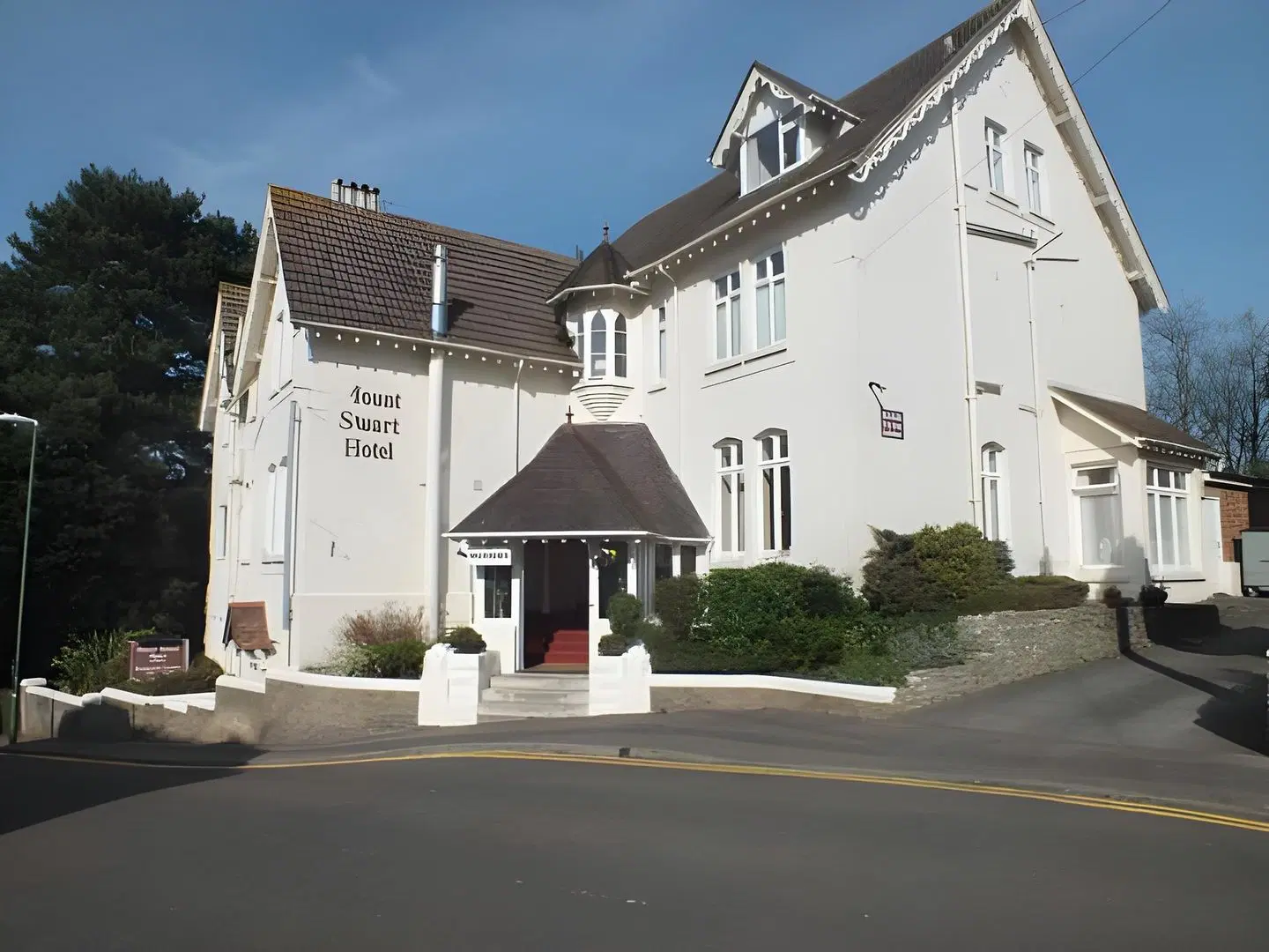 Mount Stuart Hotel EXTERIOR
