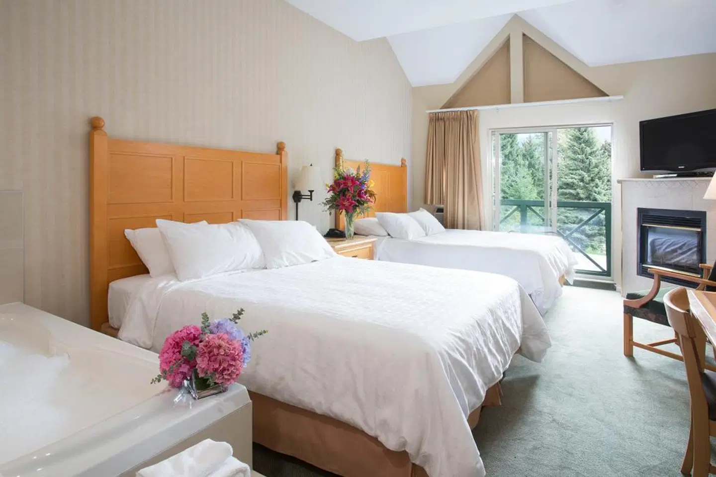 Pinnacle Hotel Whistler ROOM_EXAMPLE